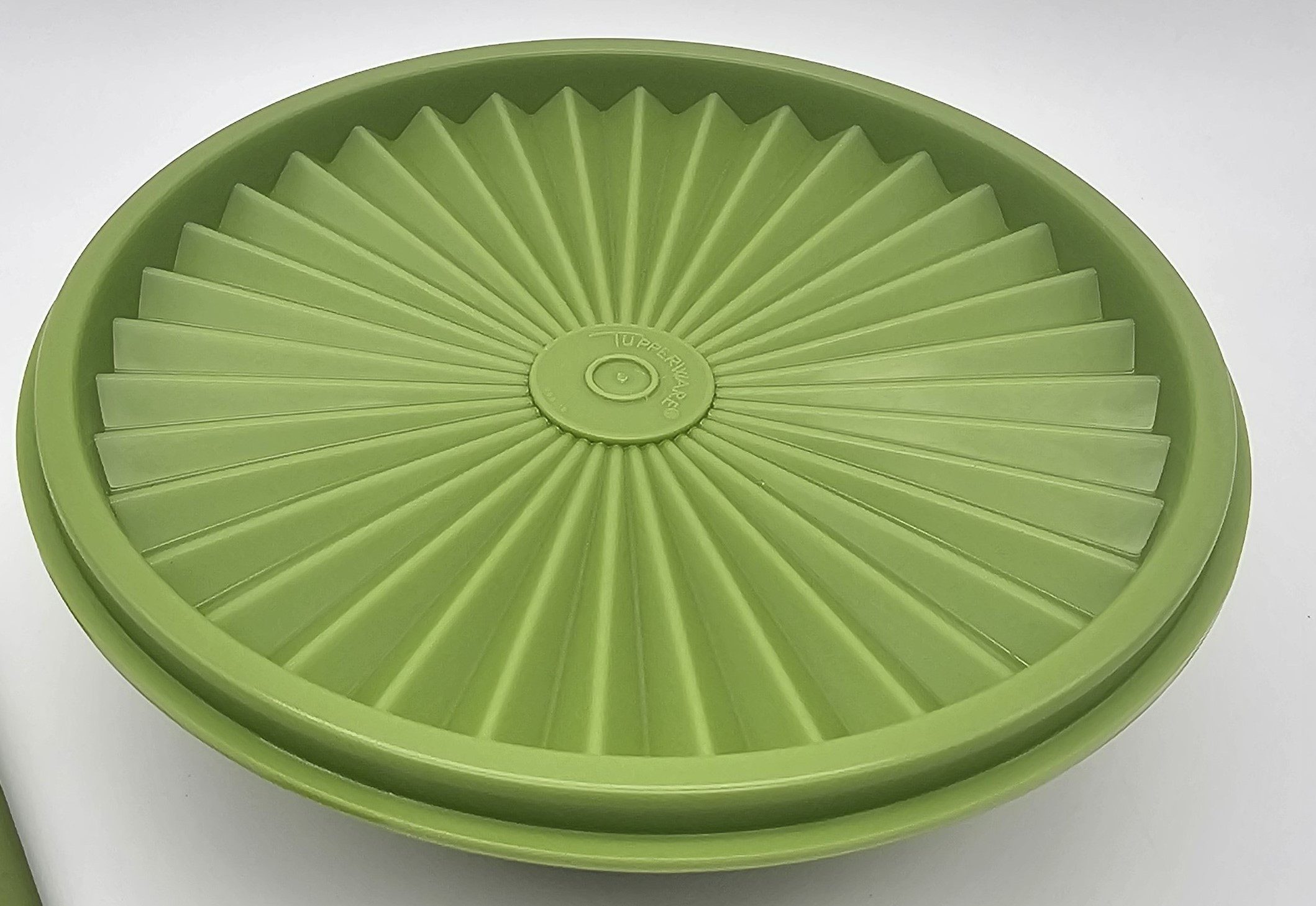 TUPPERWARE Vorratsdose Tupperware Müsli Schale grün 400ml mit Sonnendeckel