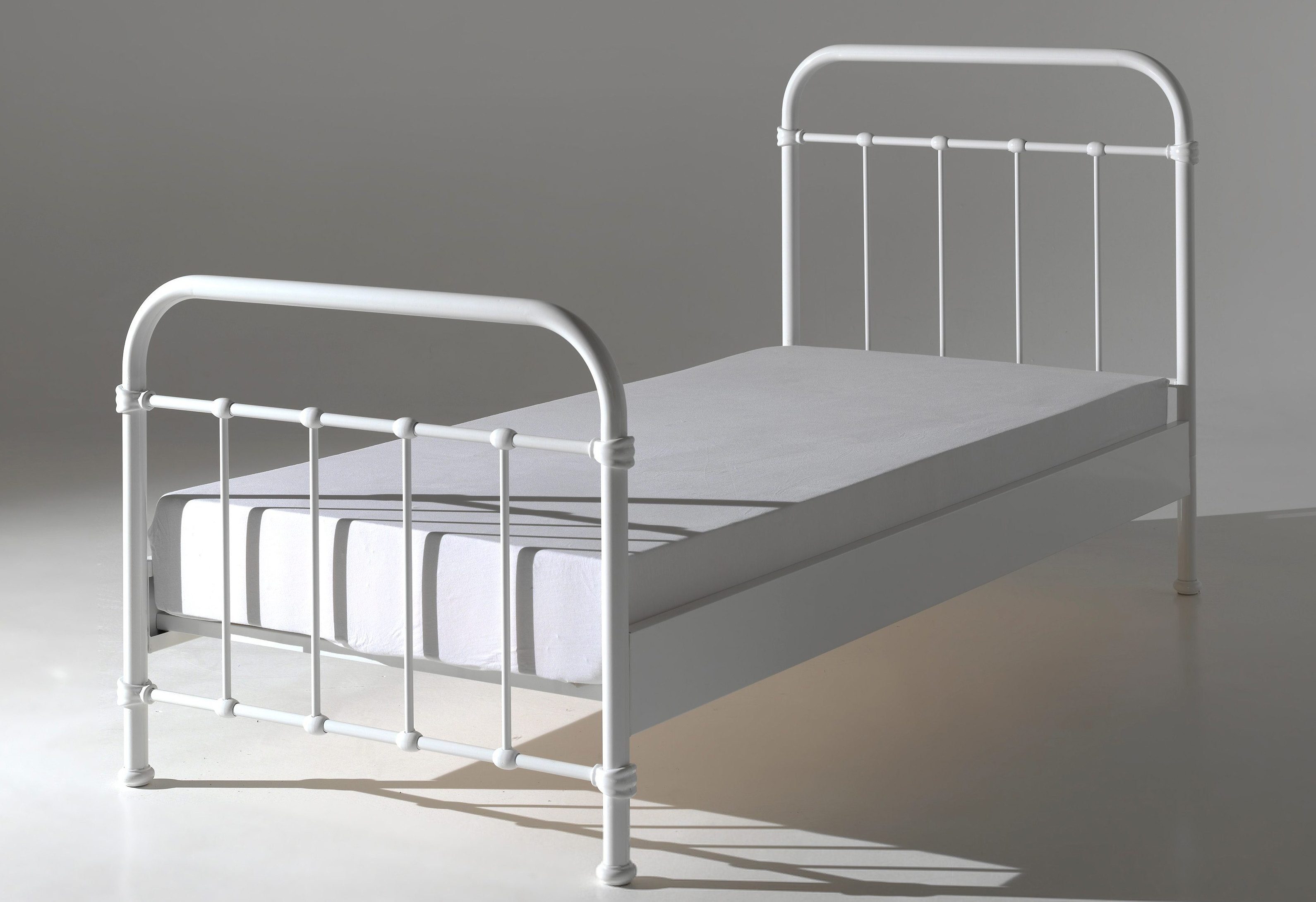 Vipack Einzelbett New York, Bettgestell Metall, pulverbeschichtet, in zeitlosem Design (H/T ca. 100x210cm, inkl. Lattenrost, sehr stabil gebaut), zwei Breiten und mehrere Farben zu Auswahl