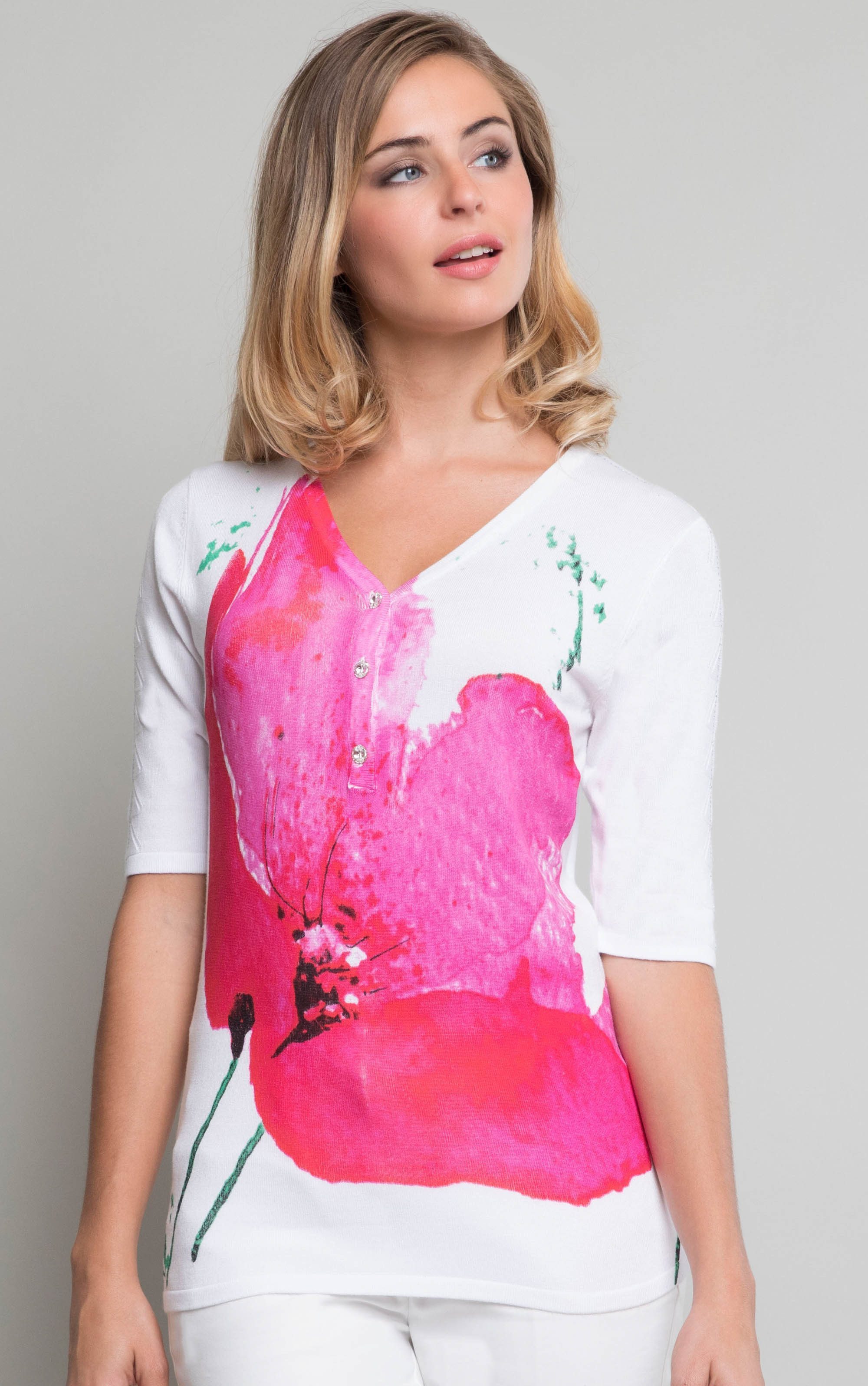 Passioni V-Ausschnitt-Pullover mit Hibiskus-Blume mit Glitzerknöpfen günstig online kaufen