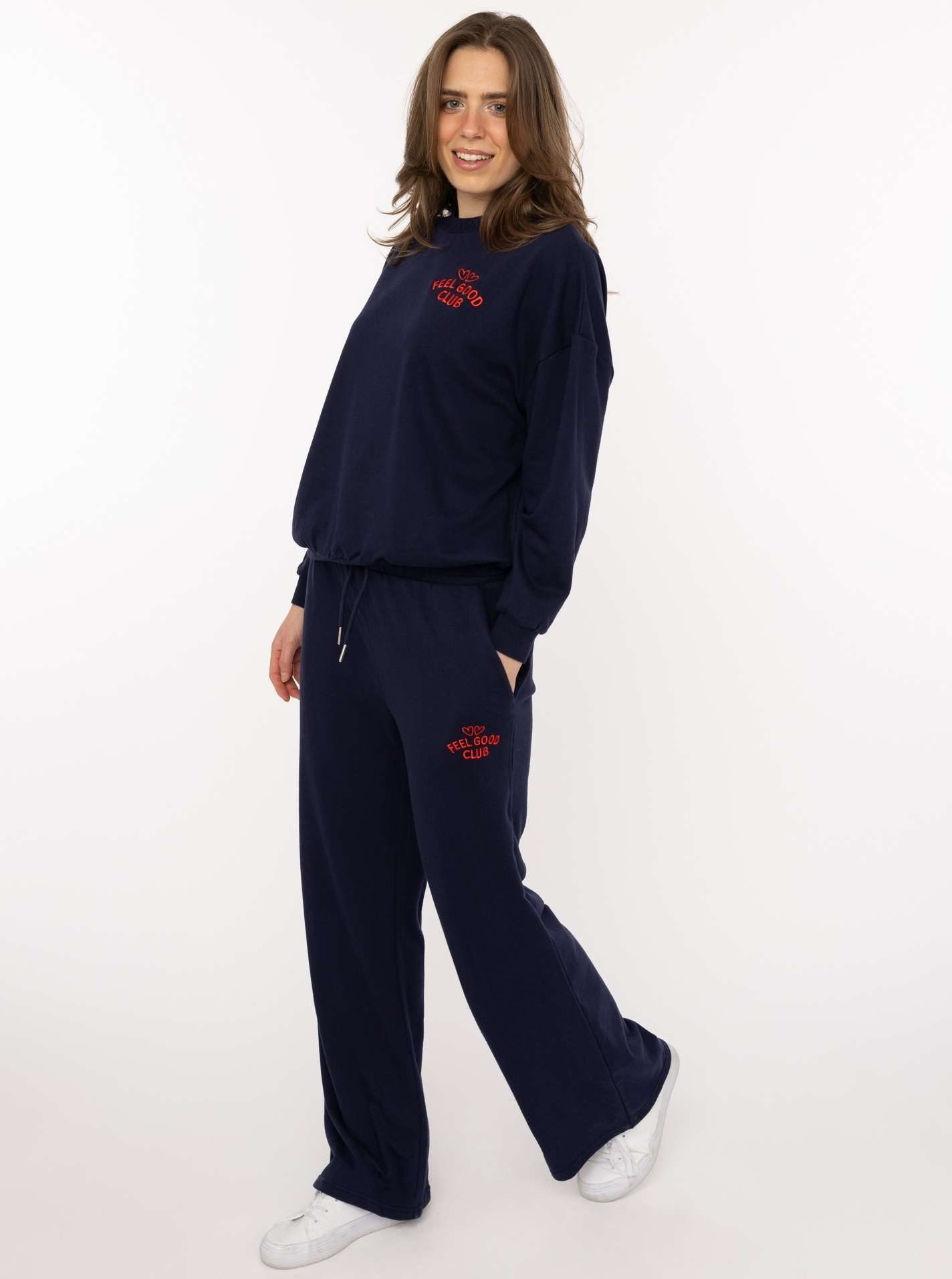 Zwillingsherz Sweathose "Feel Good Club" unifarben, kleine Stickerei
