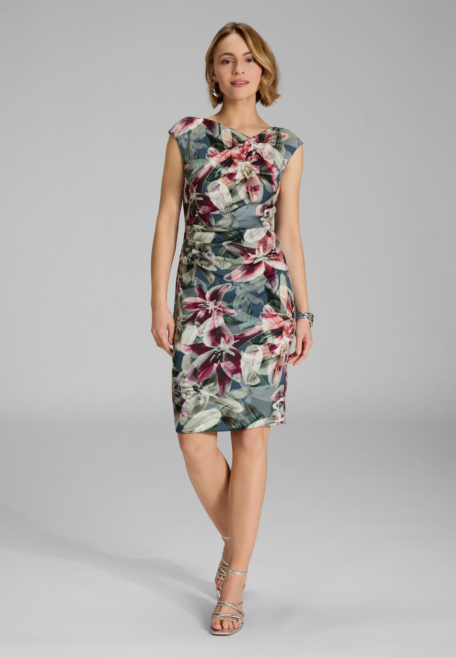 SWING Cocktailkleid - Etui Kleid aus bedrucktem Scuba mit Drapierung Figurbetonte Passform