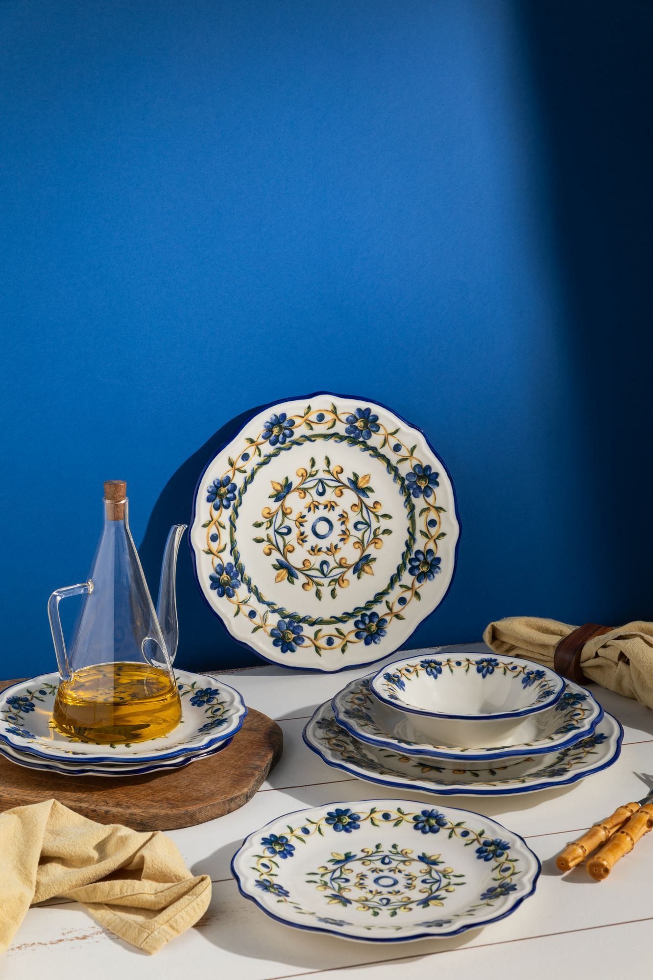 Hermia Concept Geschirr-Set Tuscan Bloom (24-tlg), 6 Personen, Porzellan, 24-teiliges Set