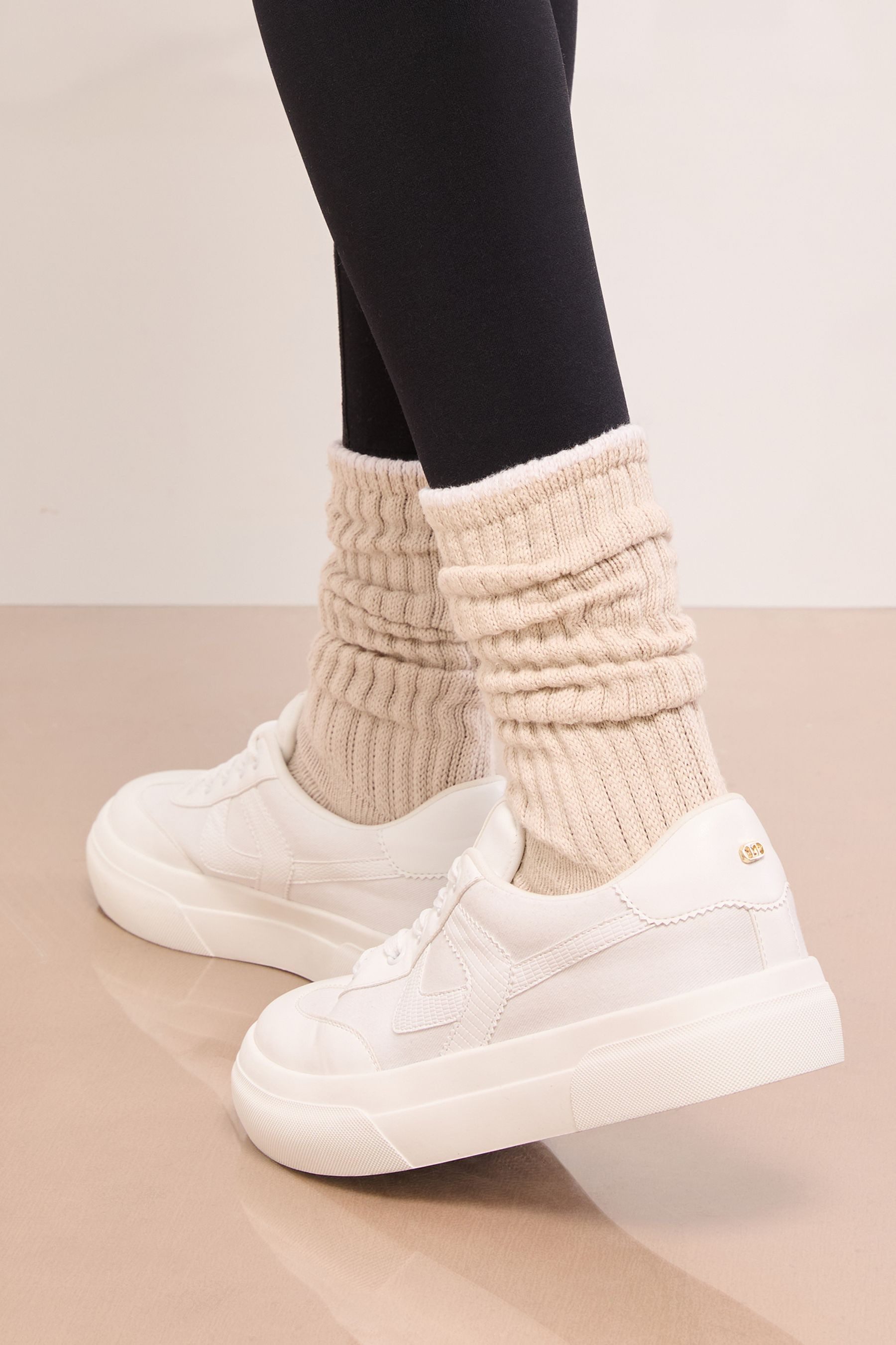 LIPSY Lipsy klobige, sportliche Schnürsneaker aus Canvas Sneaker (1-tlg)