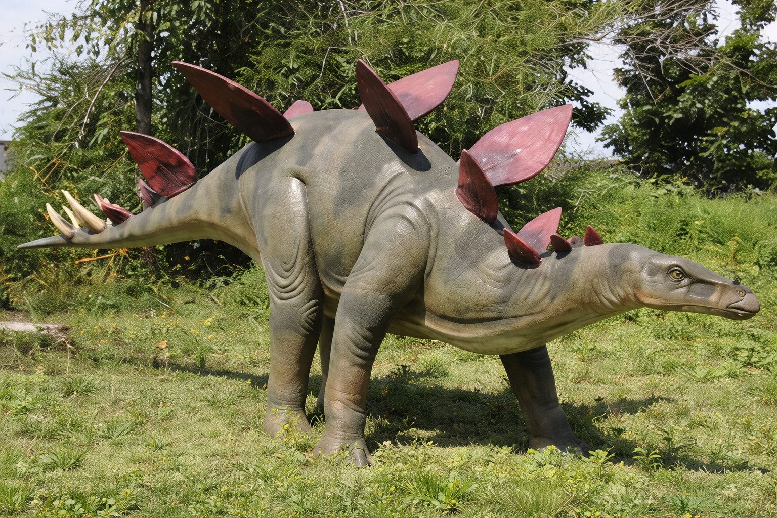 Xlmoebel Tierfigur Stegosaurus 5m Skulptur Dekorative Figur für Ausstellungen (1 St., 5m), Made in Europa
