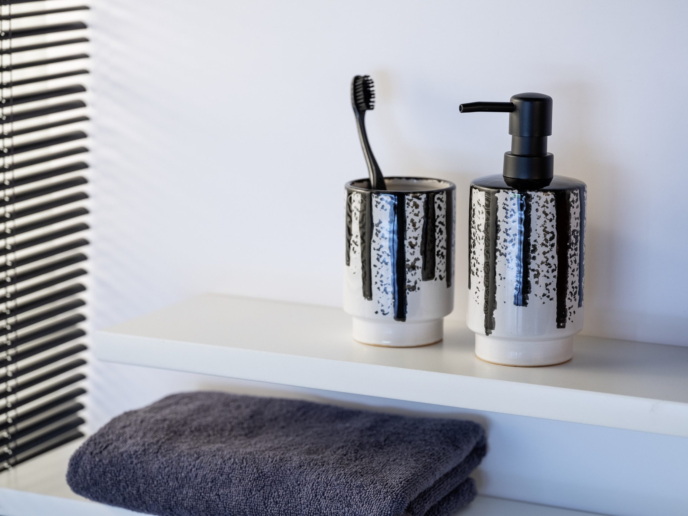 WENKO Badaccessoire-Set Subiza, Set, 2 tlg., bestehend aus Seifenspender un günstig online kaufen