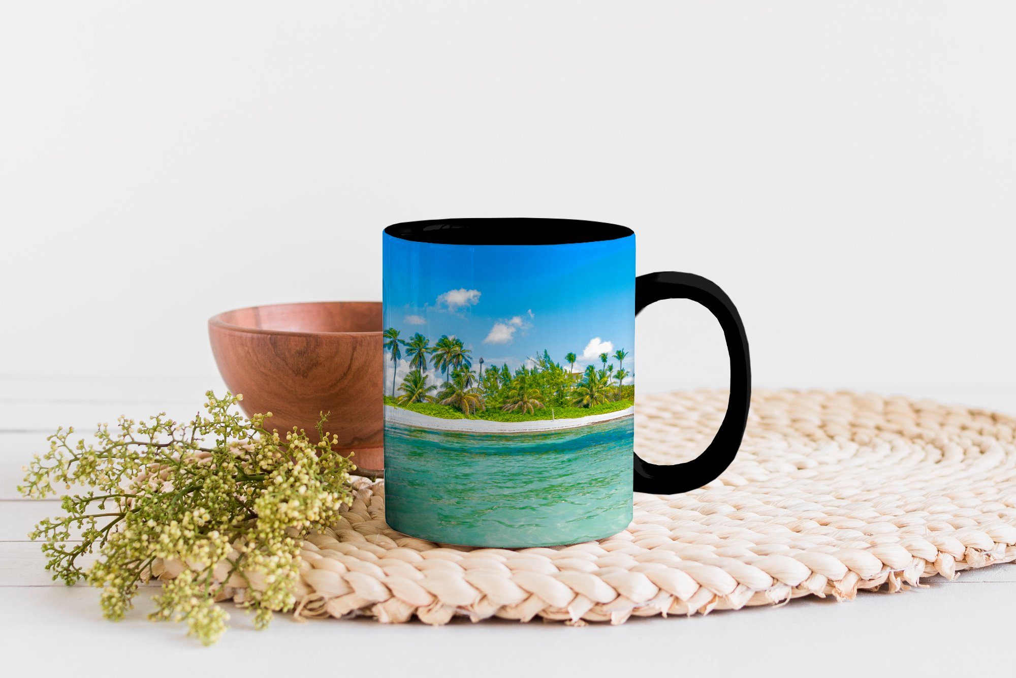 Keramik, Geschenk Kaffeetassen, - Farbwechsel, Zaubertasse, Palmen, Tasse Teetasse, Meer - MuchoWow Strand
