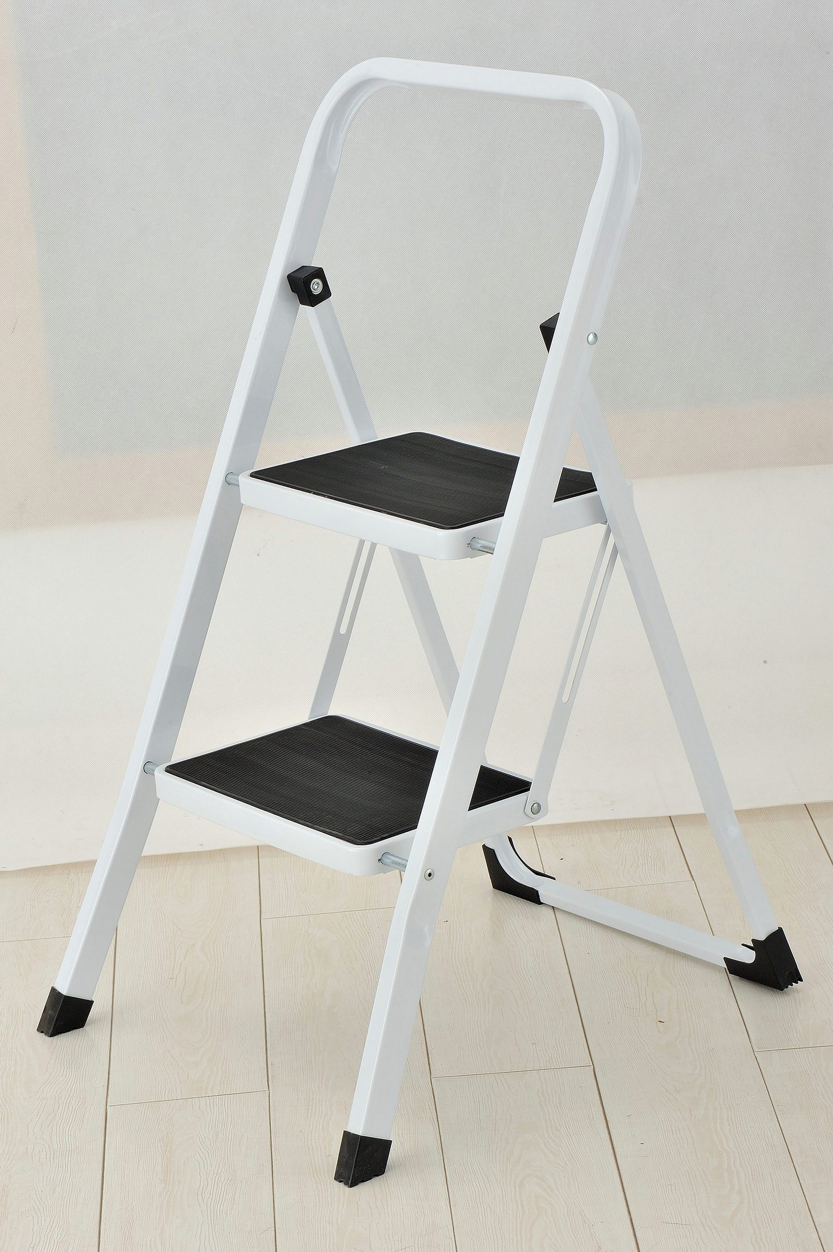 TECH-CRAFT Trittleiter »TECH-CRAFT® 2-Stufen-Trittleiter Stufenleiter Klapptritt Klappleiter«, Anti-Rutsch-Pad, Gummikappen an den Standfüßen, Platzsparend