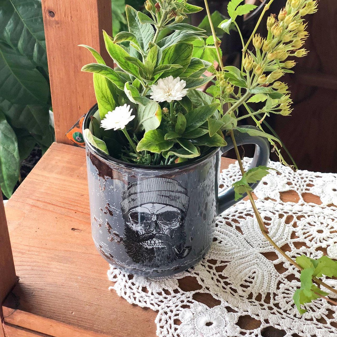 Geda Labels GmbH Tasse Sailor Skull Emaille-Optik, 1-tlg., Keramik, Grau, 400ml, spülmaschinengeeignet