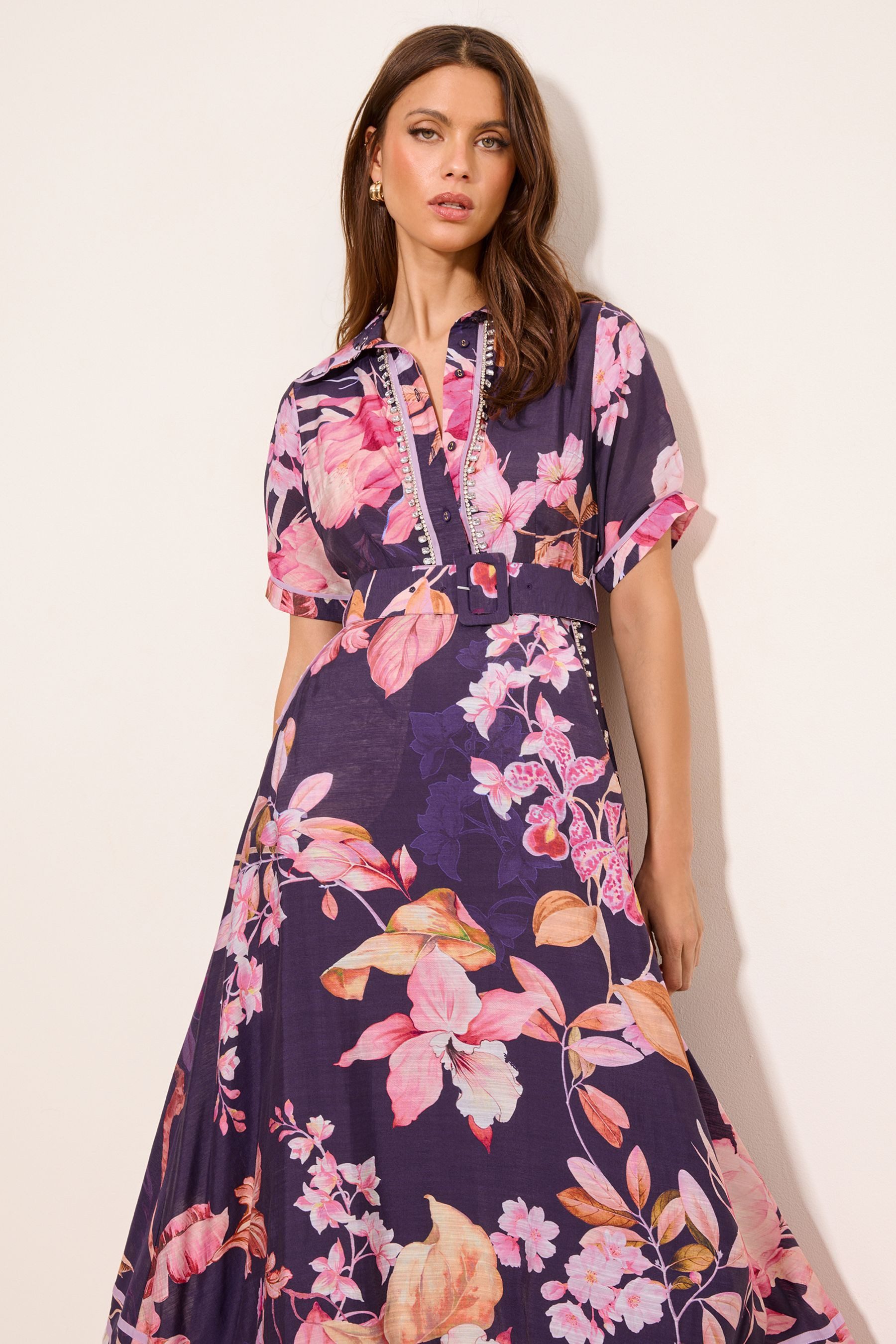 LIPSY Midikleid Lipsy Premium Midikleid mit Blumen-Print, Regular (1-tlg)