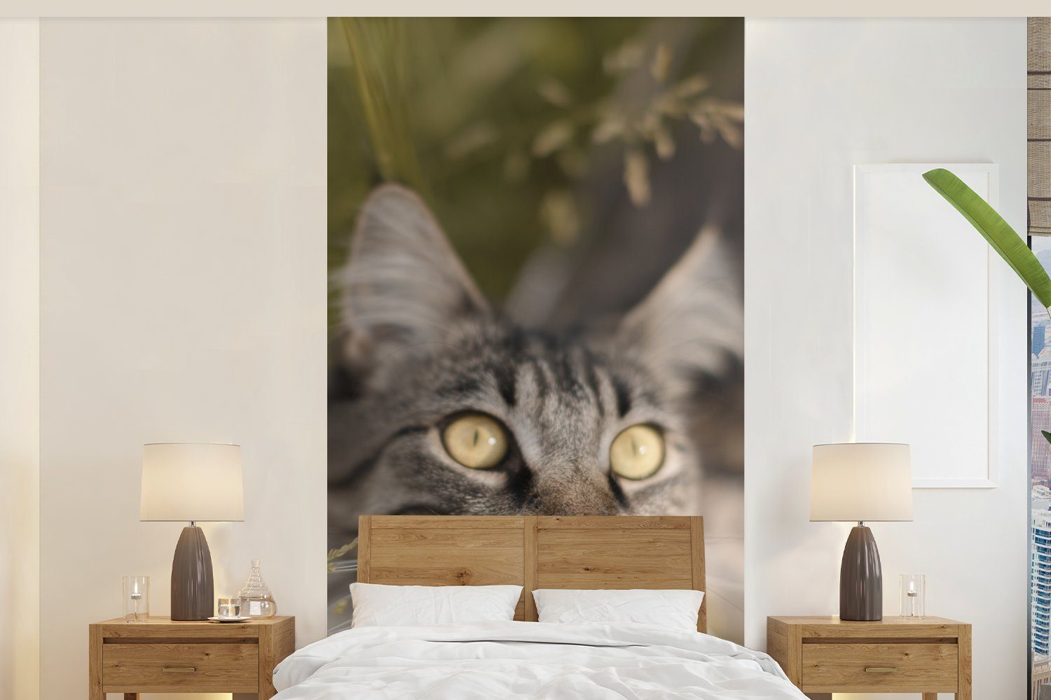MuchoWow Fototapete Eine Maine Coon-Katze im hohen Gras, Matt, bedruckt, (2 St), Vliestapete für Wohnzimmer Schlafzimmer Küche, Fototapete