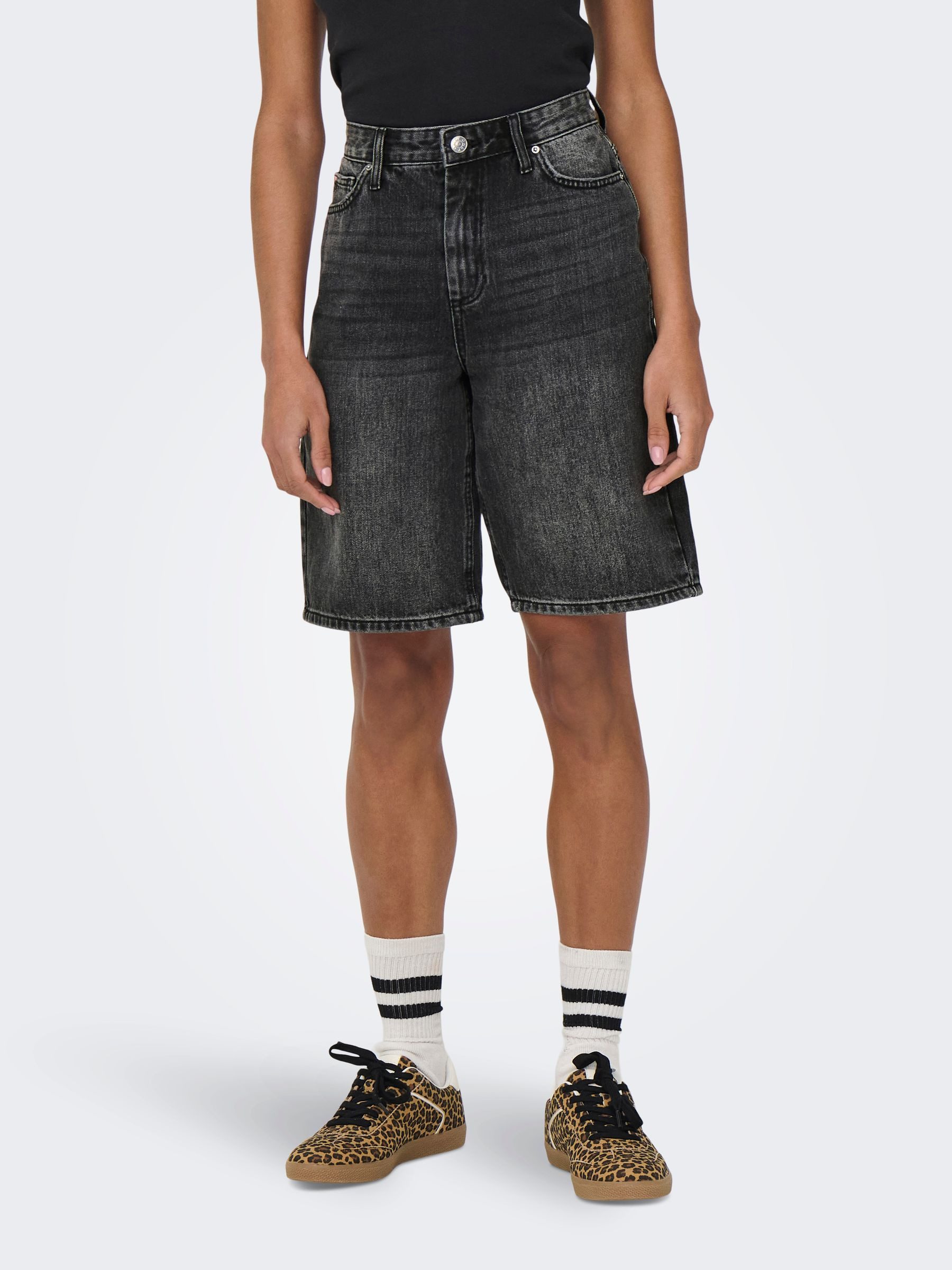 ONLY Jeansshorts Denim-Baumwolle, Reißverschluss, fünf Taschen günstig online kaufen