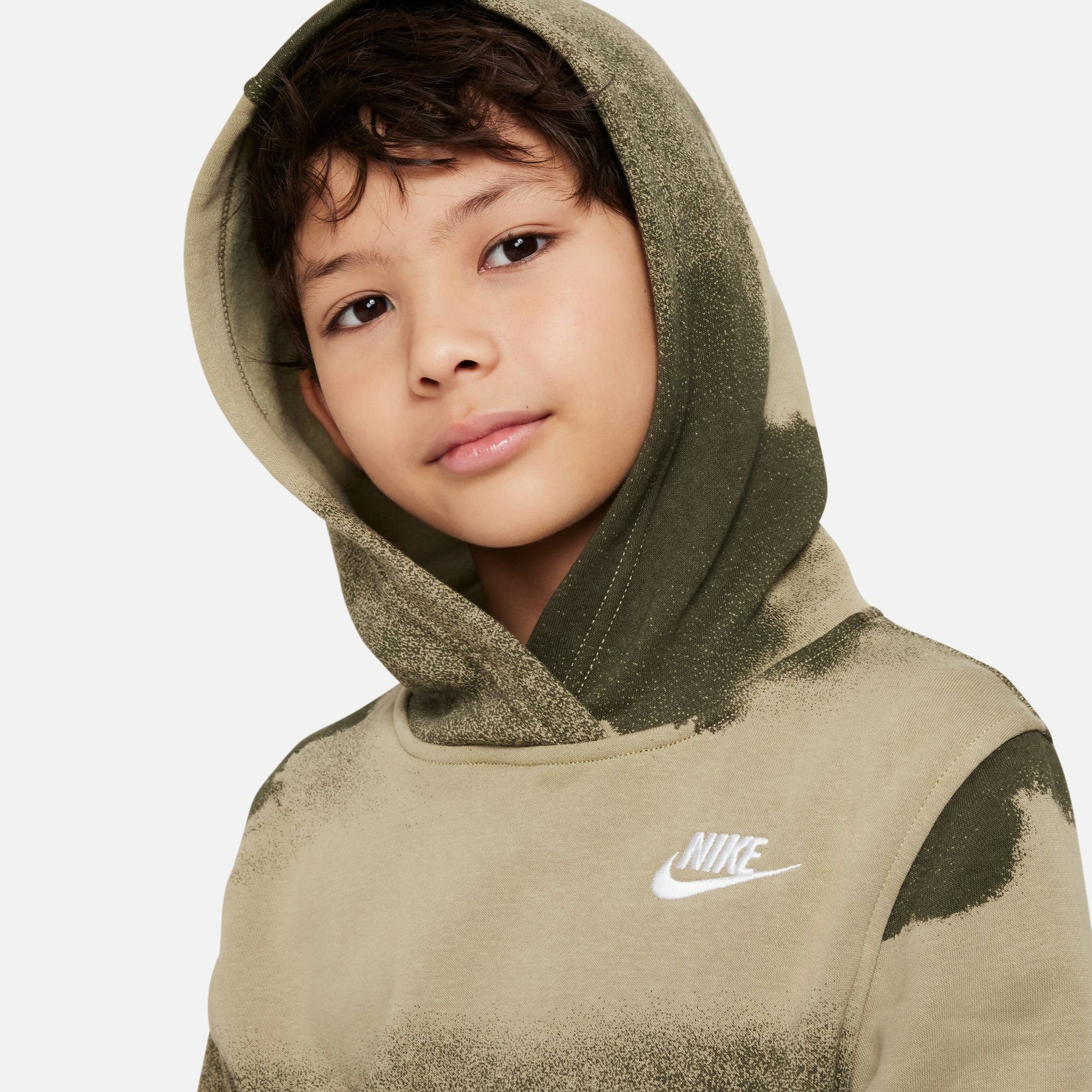 CARGO FLEECE KHAKI/NEUTRAL BIG Sportswear CLUB OLIVE/WHITE Kapuzensweatshirt HOODIE Nike PULLOVER KIDS'