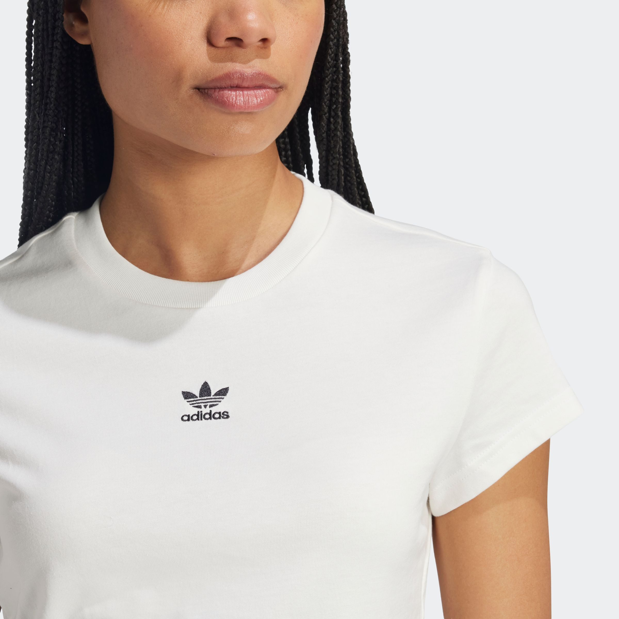 adidas Originals T-Shirt ESSENTIALS SLIM sportlicher Stil, schmale Silhouette, aus Single Jersey
