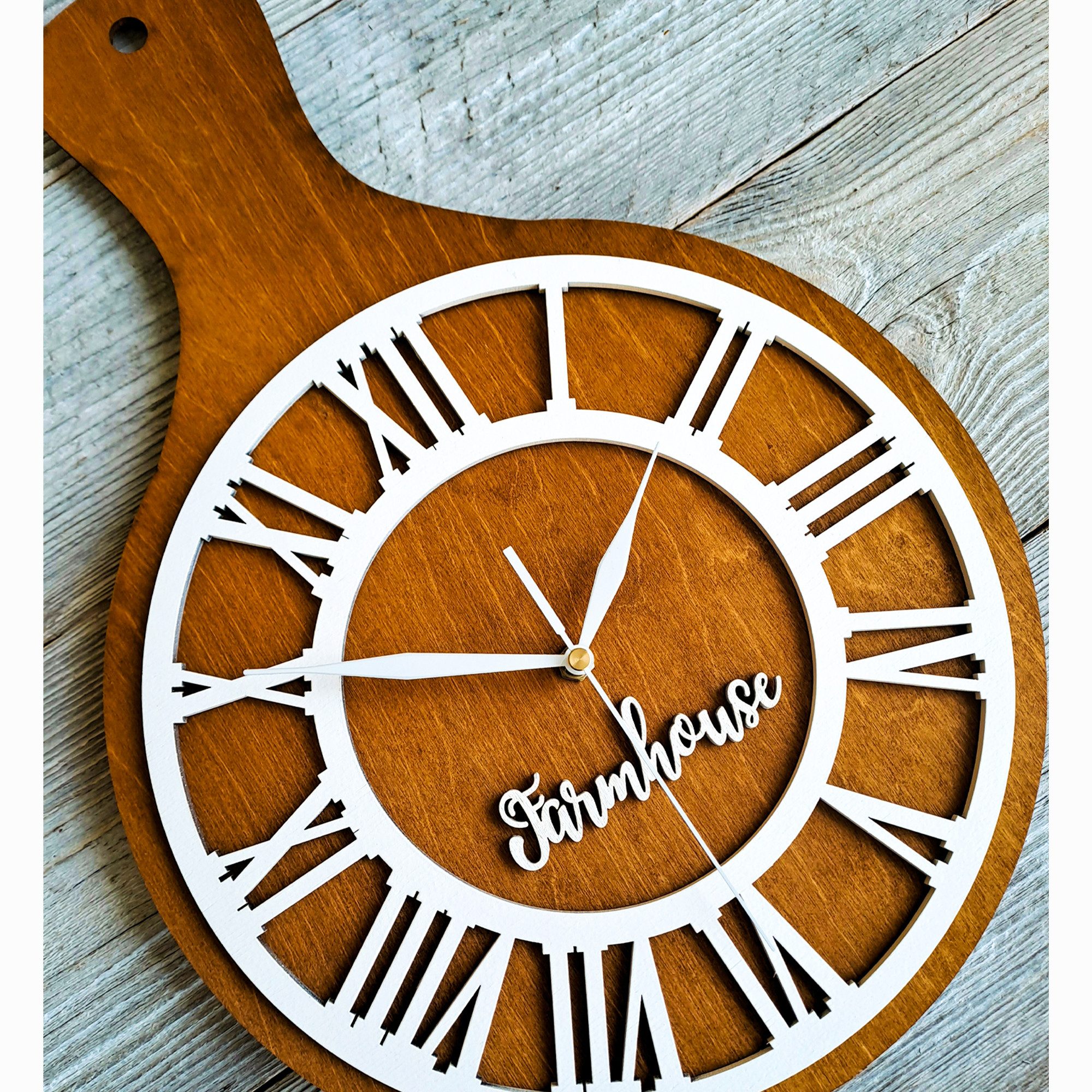 ORNAMENTI Wanduhr für die Küche,Landhausstil,rustikal,holz,Küchenbrett,Römische Zahlen (Handmade, ohne Ticken, 2 Grossen 30 x 43 cm, 40 x 57 cm, Holzdeko)