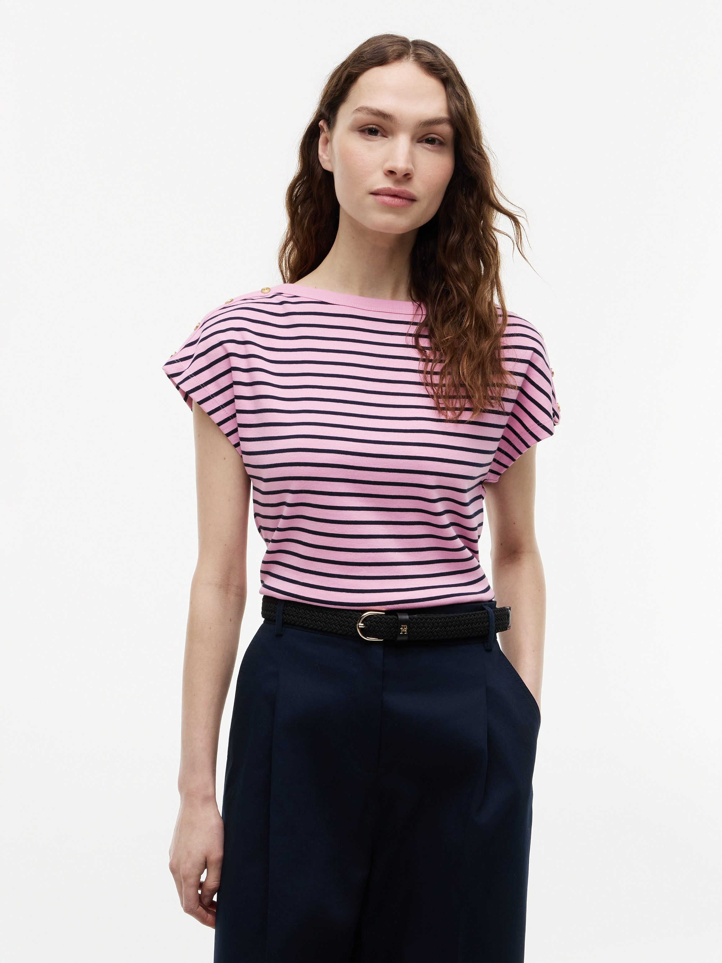 Tommy Hilfiger Kurzarmshirt GOLD BTN CAP-SLV BOAT-NK TEE Baumwolle, mit goldfarbenen Knöpfen