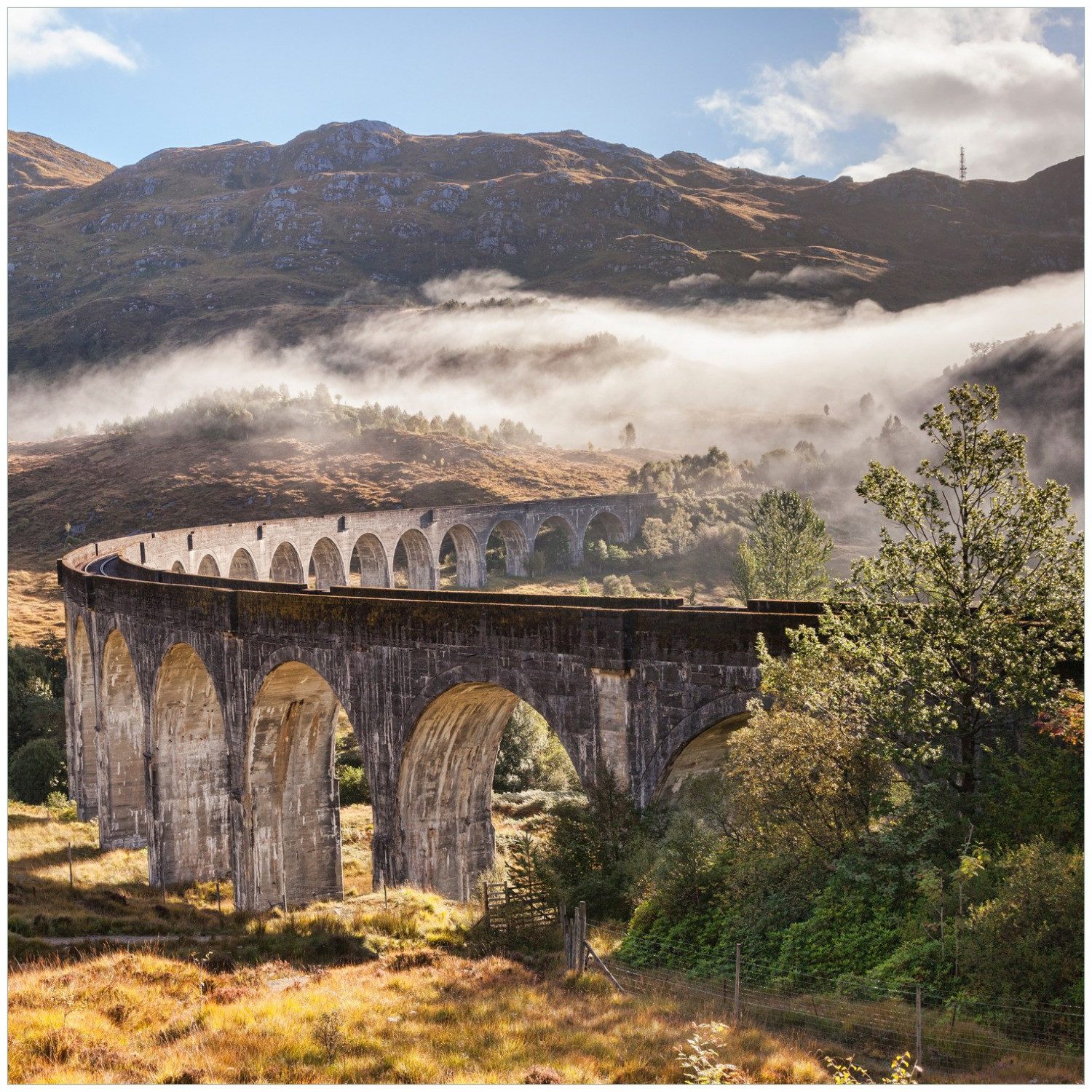 Wallario Memoboard Viadukt im Morgennebel