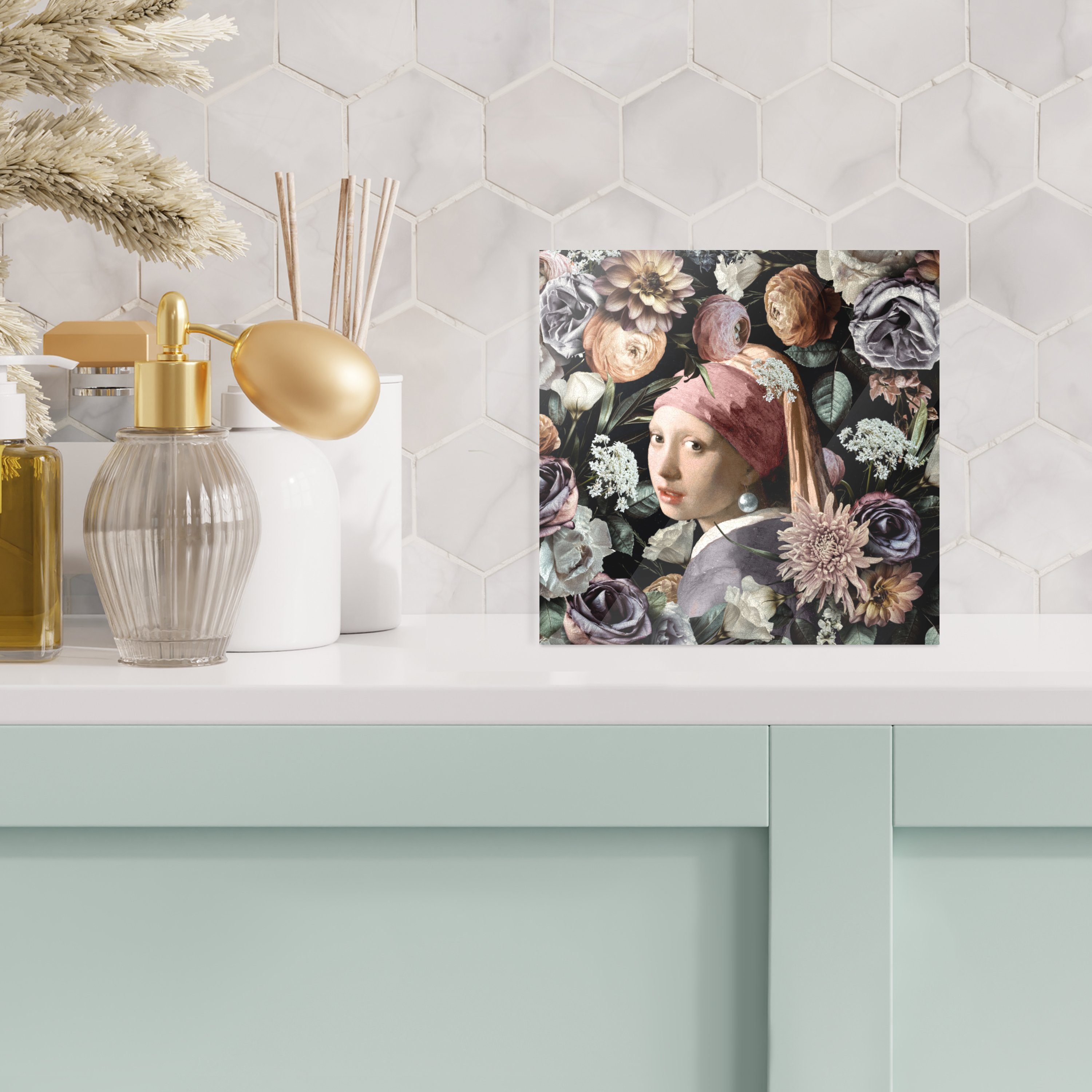 MuchoWow Acrylglasbild Mädchen mit - St), Glasbilder Wanddekoration auf - auf Kunstwerk -, - - Foto - Wandbild (1 Glas Blumen - Perlenohrring Pastell Bilder - Glas Vermeer bunt
