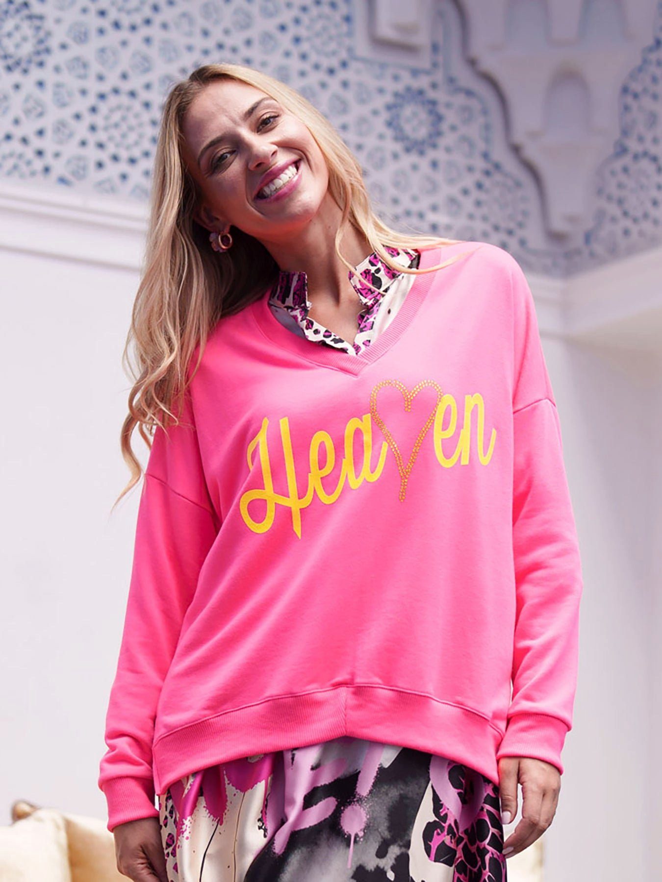 Miss Goodlife Sweatshirt V-Neck Sweater Heaven Stone Pink