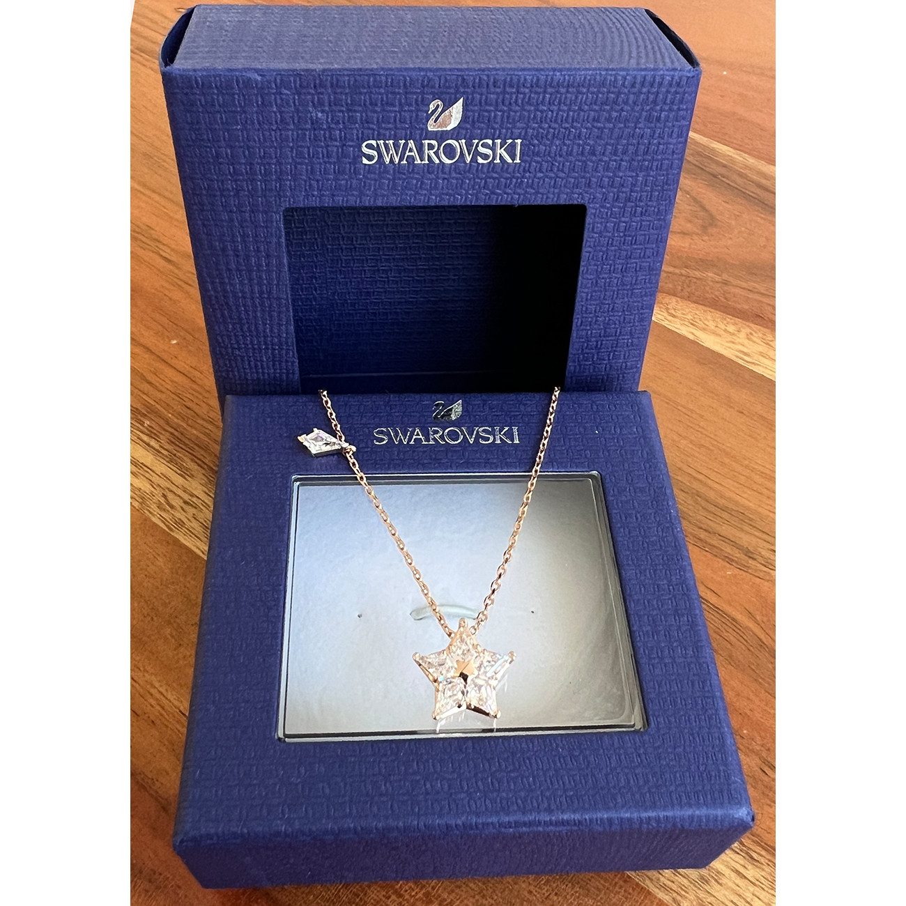 Swarovski Kette mit Anhänger goldfarben... Swarovski Kette mit Anhänger goldfarben...