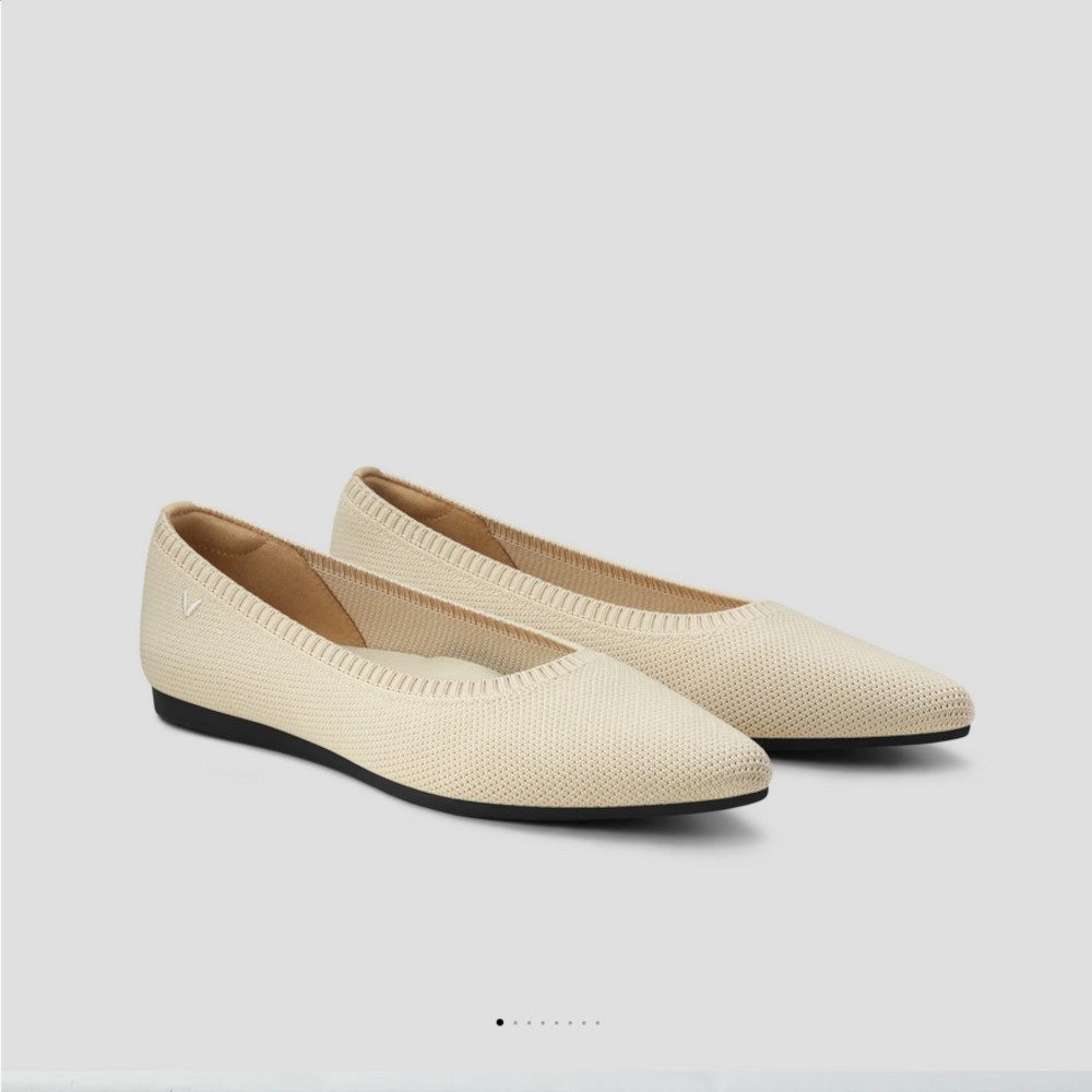 UE Stock Vivaia Damen Leichte Ballerinas mit spitzer Zehenpartie Gr. 37,5 Beige Ballerina Komfort bei jedem Schritt
