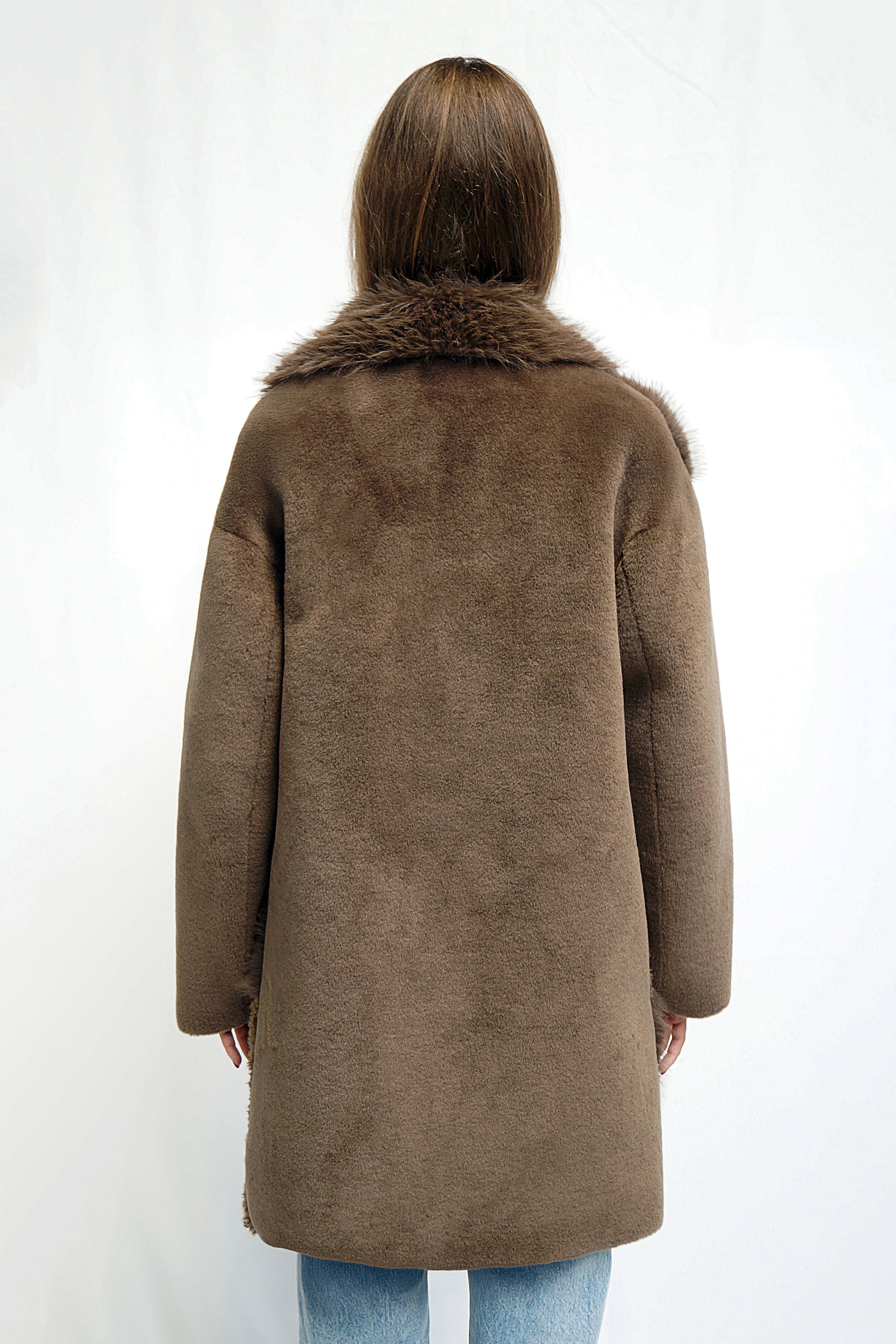 FUNK since 1776 Fellimitatmantel in Lammoptik im Webpelz Mix - mit Eyecatcher Kragen