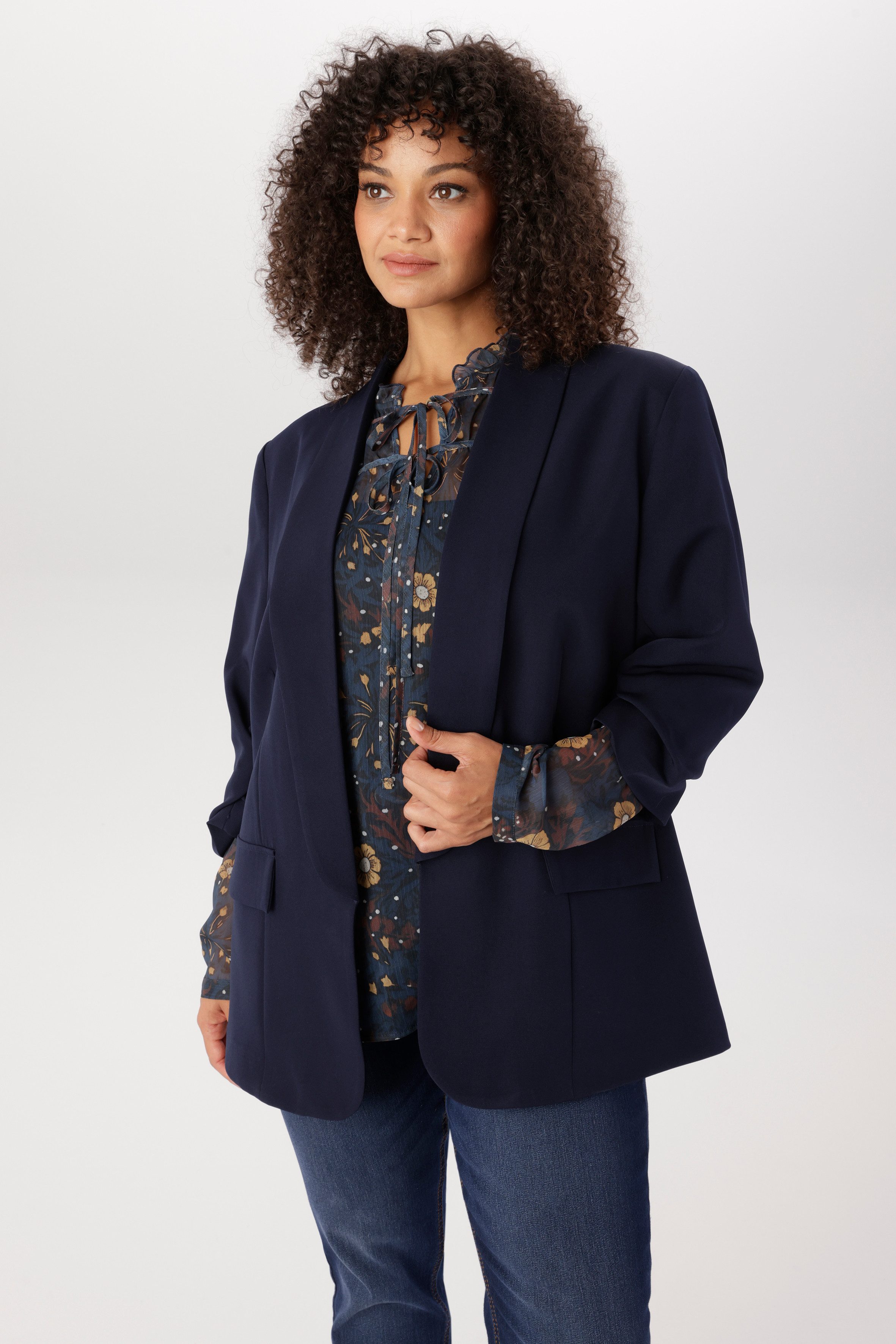 Aniston PLUS Longblazer mit 3/4 langen, gerafften Ärmeln - NEUE KOLLEKTION. € 69,99, (€ 69,99 pro 1 Stk).