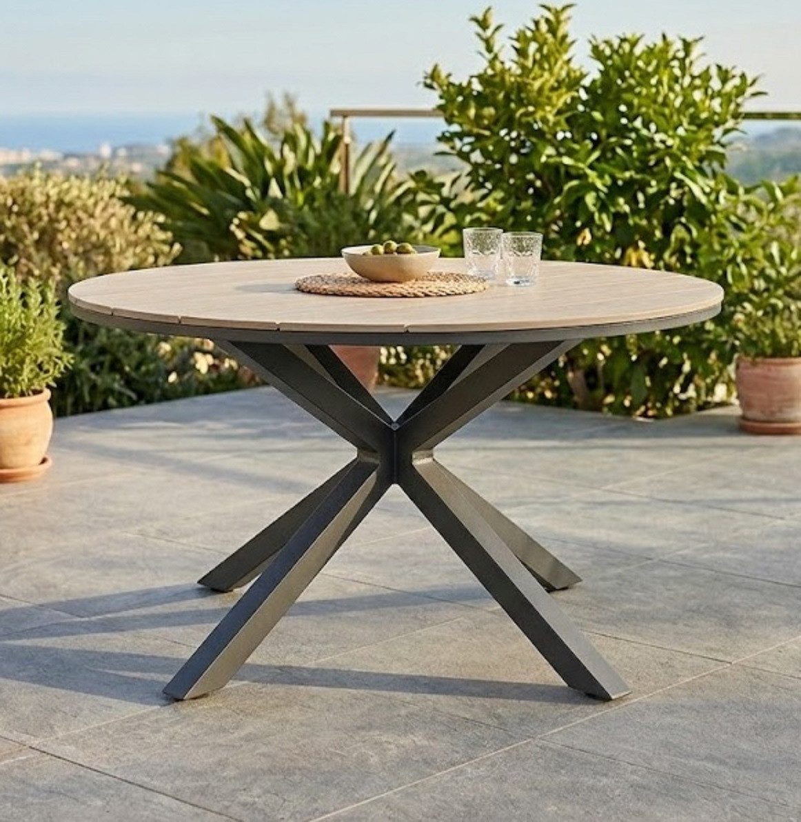 Gardissimo Gartentisch Armati hell rund 120 cm (Esstisch, 1-St., 1 Nonwood Tisch), höhenverstellbare Füße / absolut wetterfest / pflegeleicht / Aluminium