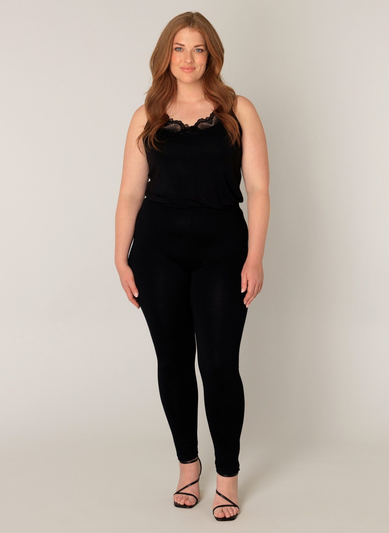 Base Level Curvy Leggings Andrea
