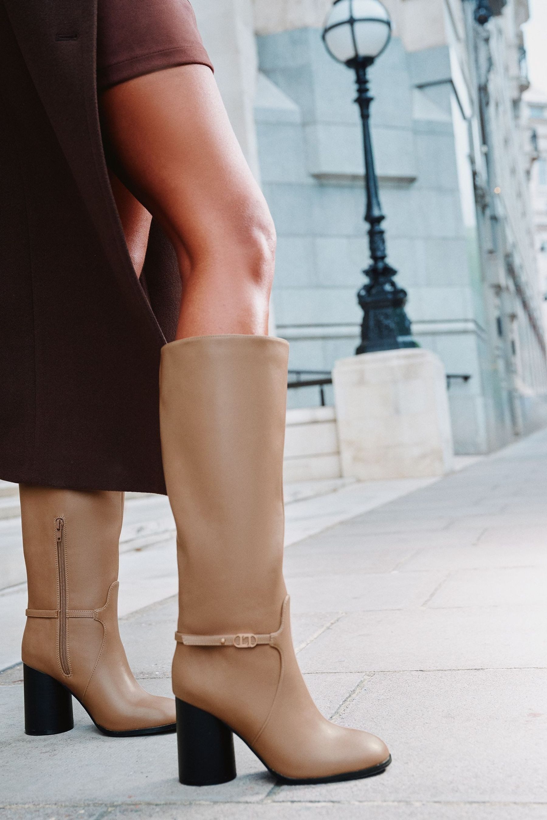 LIPSY Lipsy Kunstleder-Stiefel mit mittlerem Blockabsatz Stiefel (1-tlg) günstig online kaufen