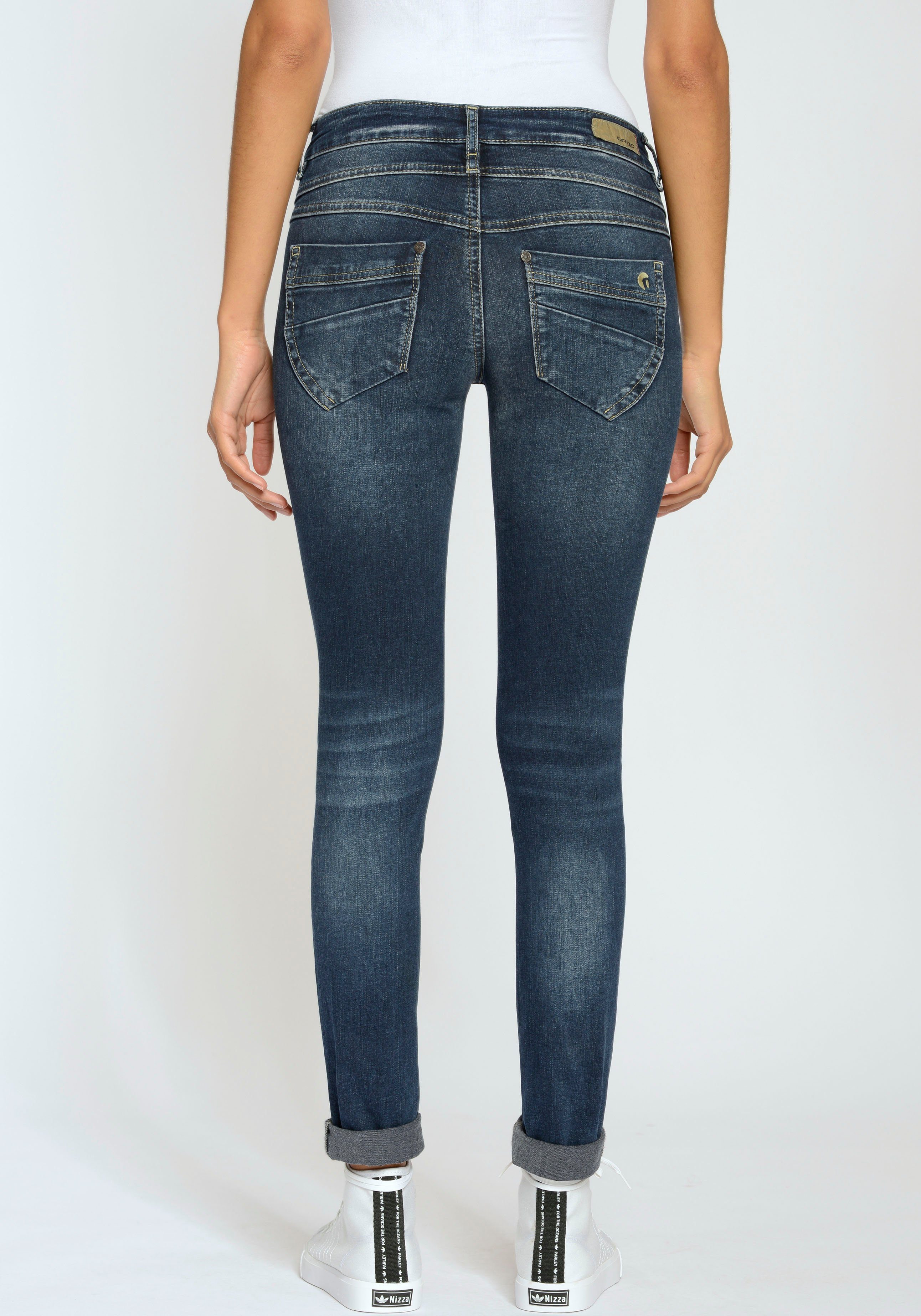 3-Knopf-Verschluss 94MORA blue) vorne Dark und Heavy Wash Skinny-fit-Jeans GANG mit Passe (dark