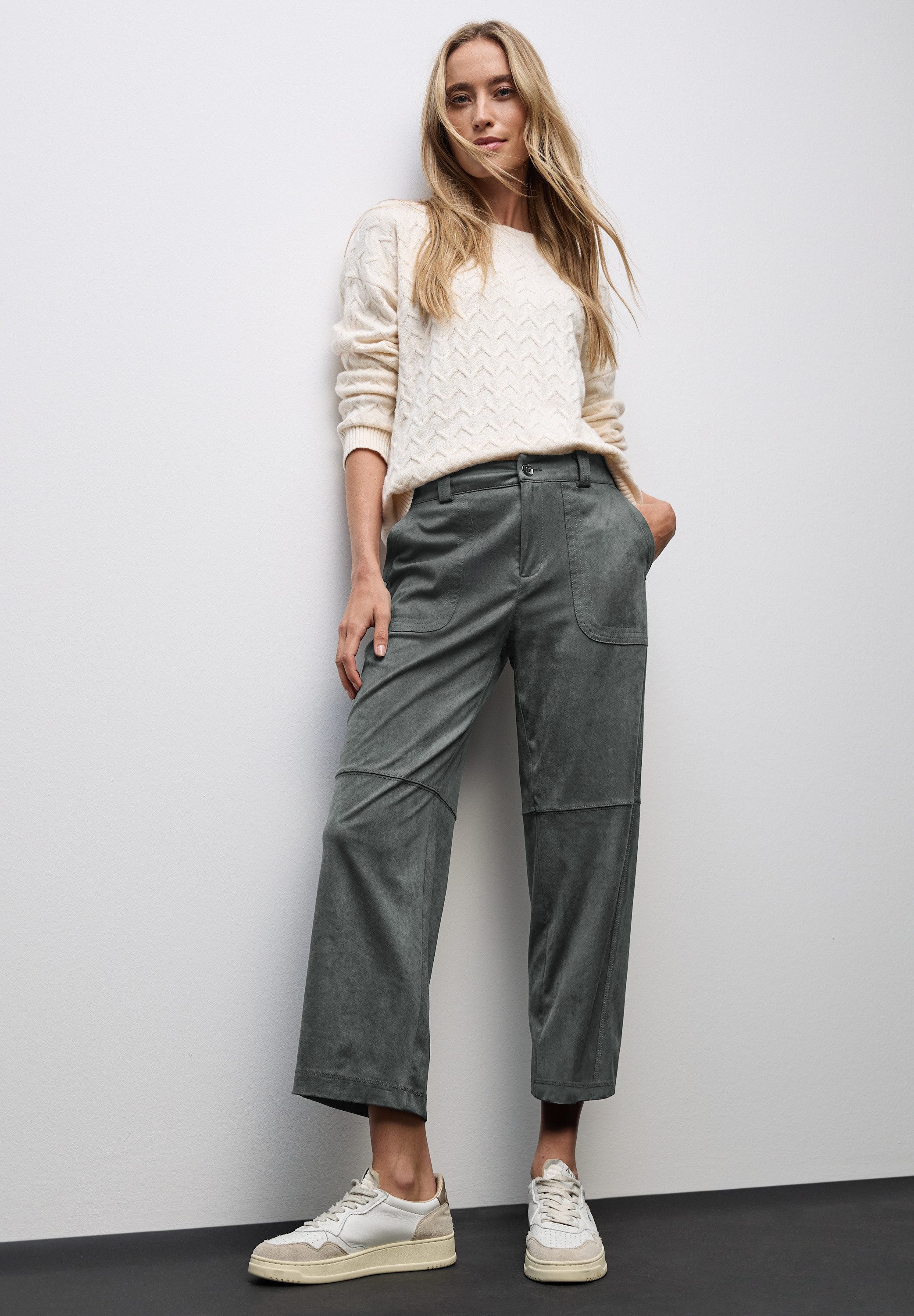 STREET ONE Stoffhose Velour - mit Stretch und Eingrifftaschen günstig online kaufen