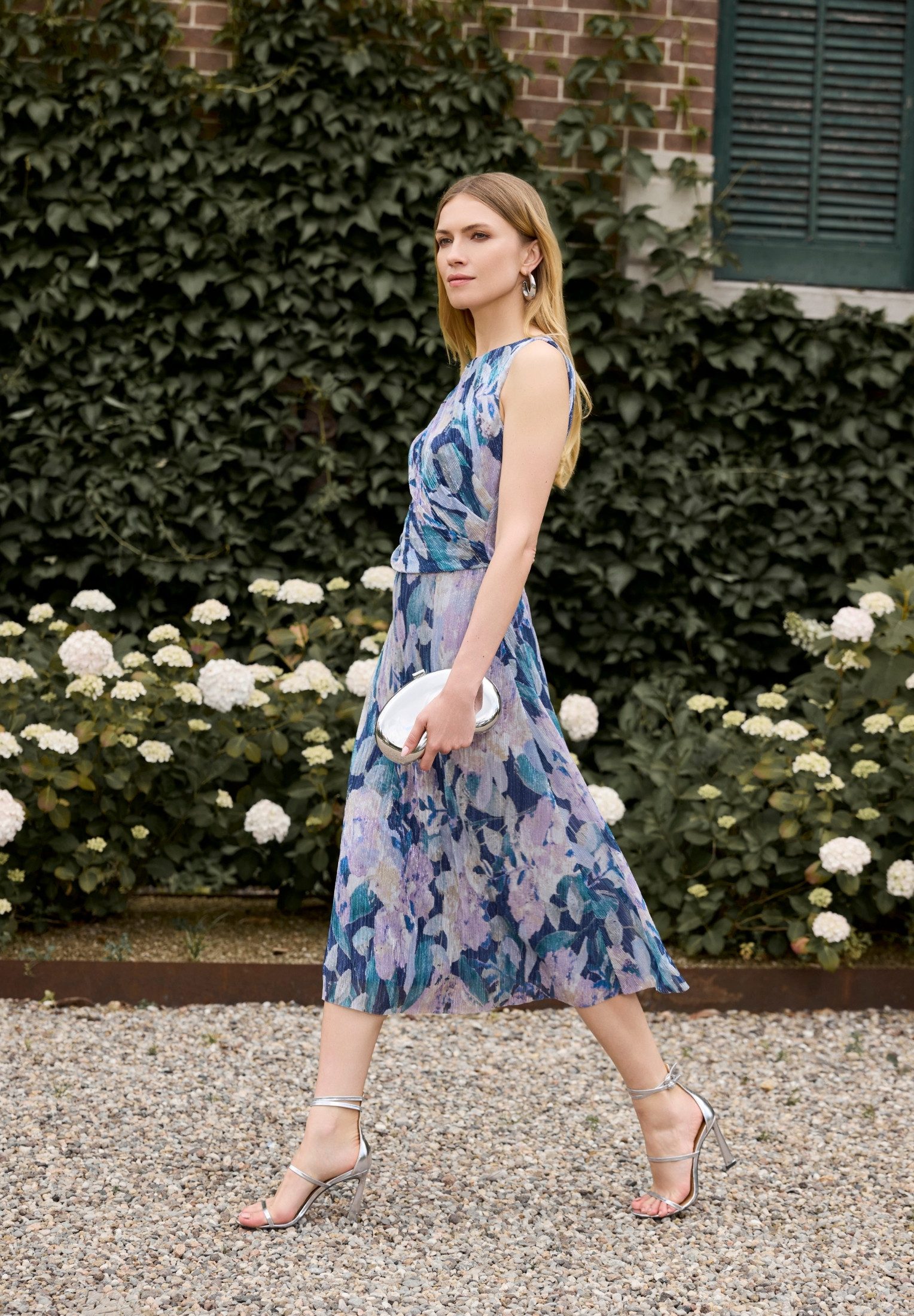 SWING Cocktailkleid Taillierte Passform mit fließendem Rockteil günstig online kaufen