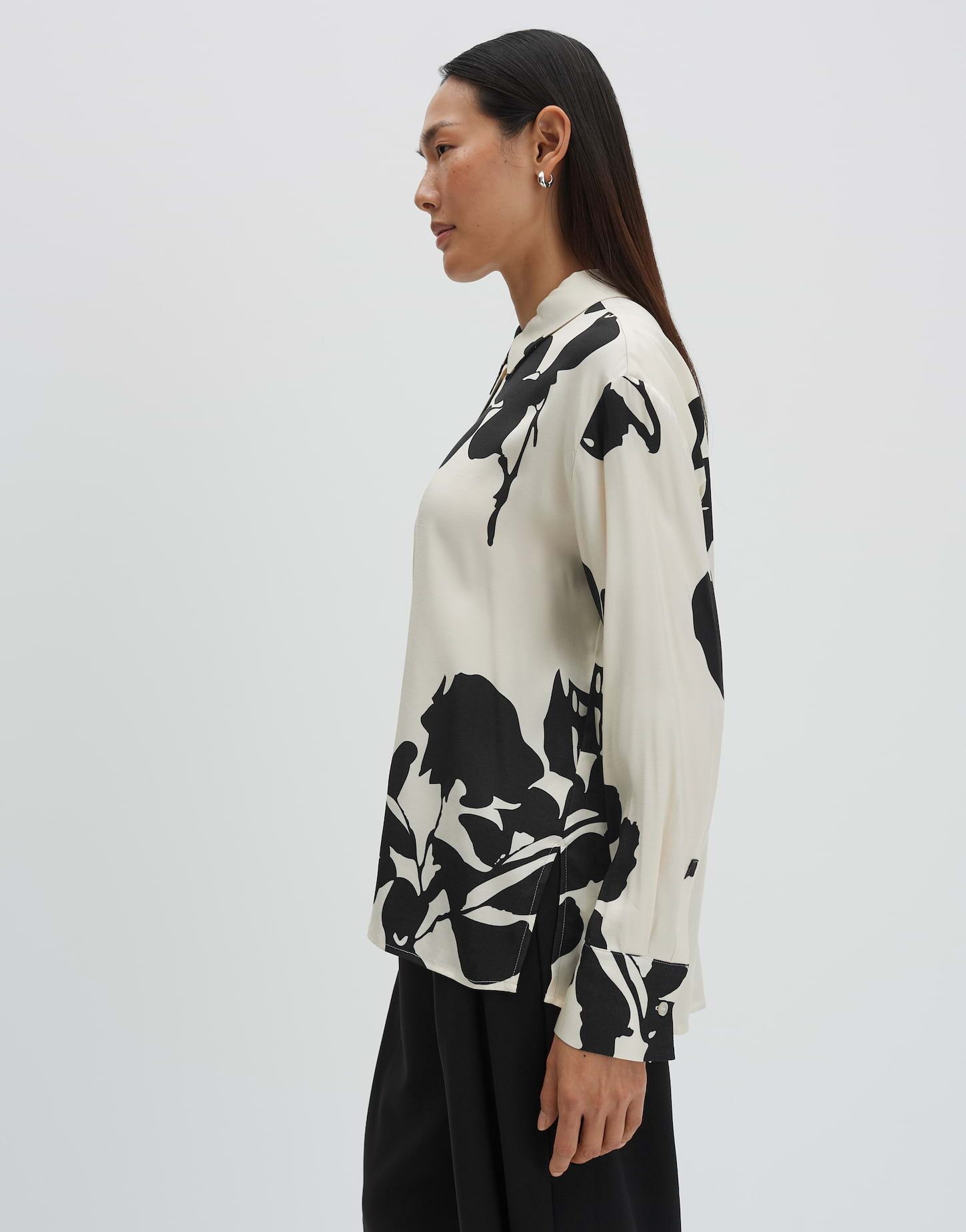 someday Langarmbluse Zeoul Printbluse aus Satin mit fließendem Fall Weite Passform, floral bedruckt mit Kellerfalte im Rücken – Bild 5 von 5