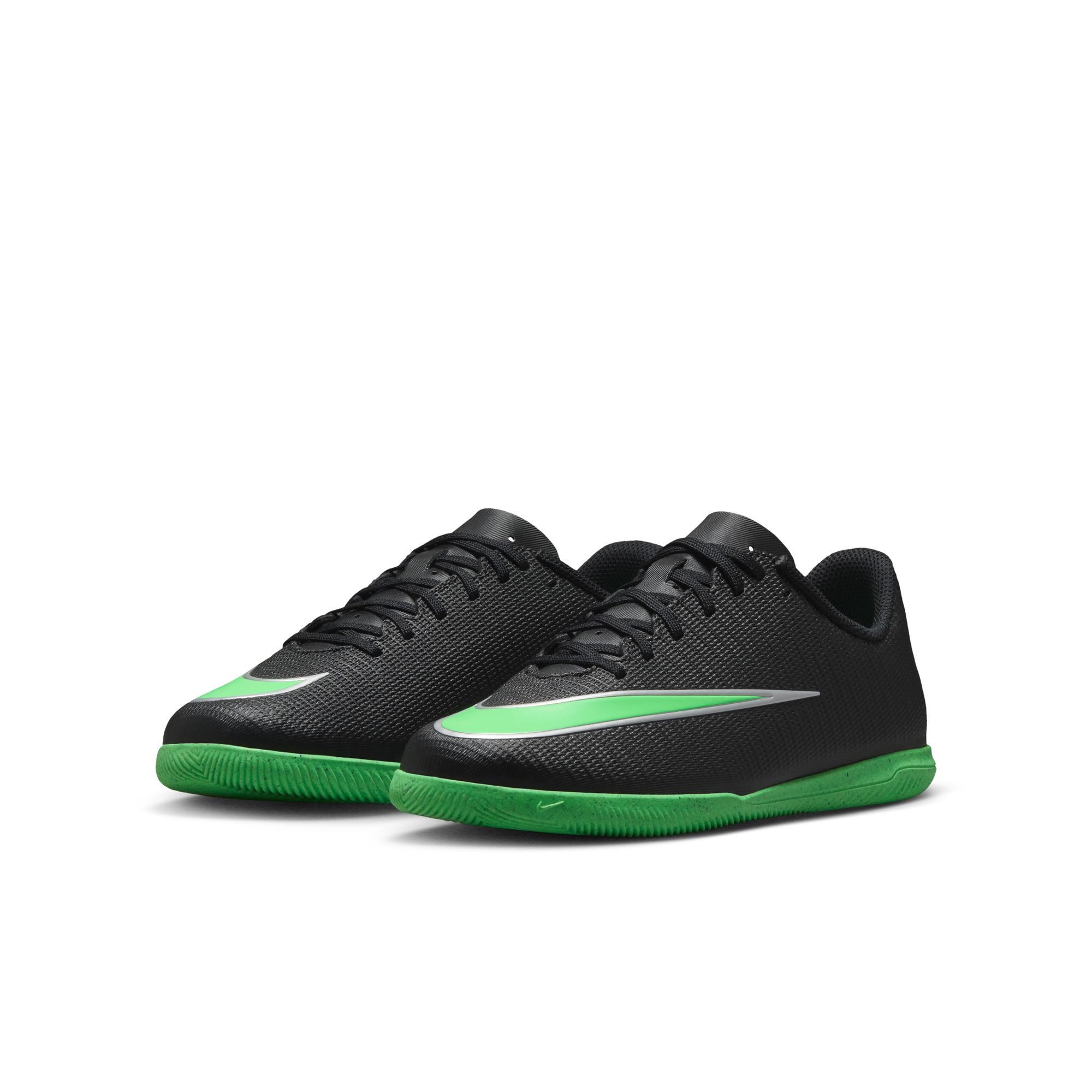 Nike Jr. Mercurial Vapor 17 Club Fußballschuh für Hallen- und Hartplätze