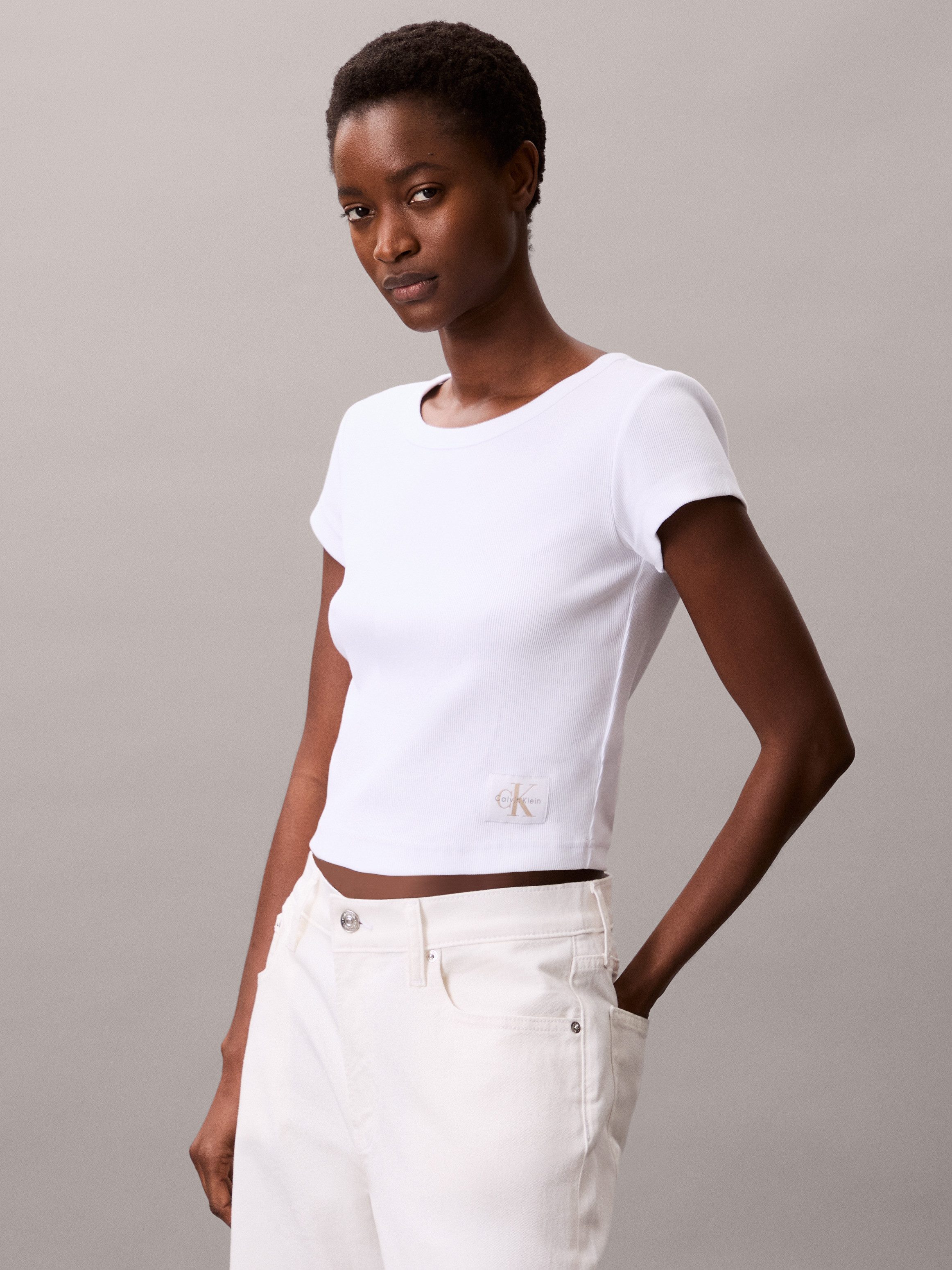 Calvin Klein Jeans T-Shirt WOVEN LABEL BABY RIB Regular fit mit Rundhalsausschnitt
