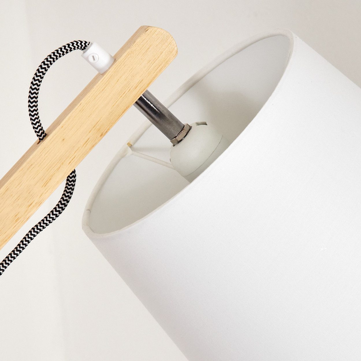 hofstein Stehlampe Stehlampe aus Holz/Metall/Stoff in Natur/Weiß, ohne Leuchtmittel, verstellbare Leuchte im Boho-Design mit Ablageflächen u. Schalter, E27