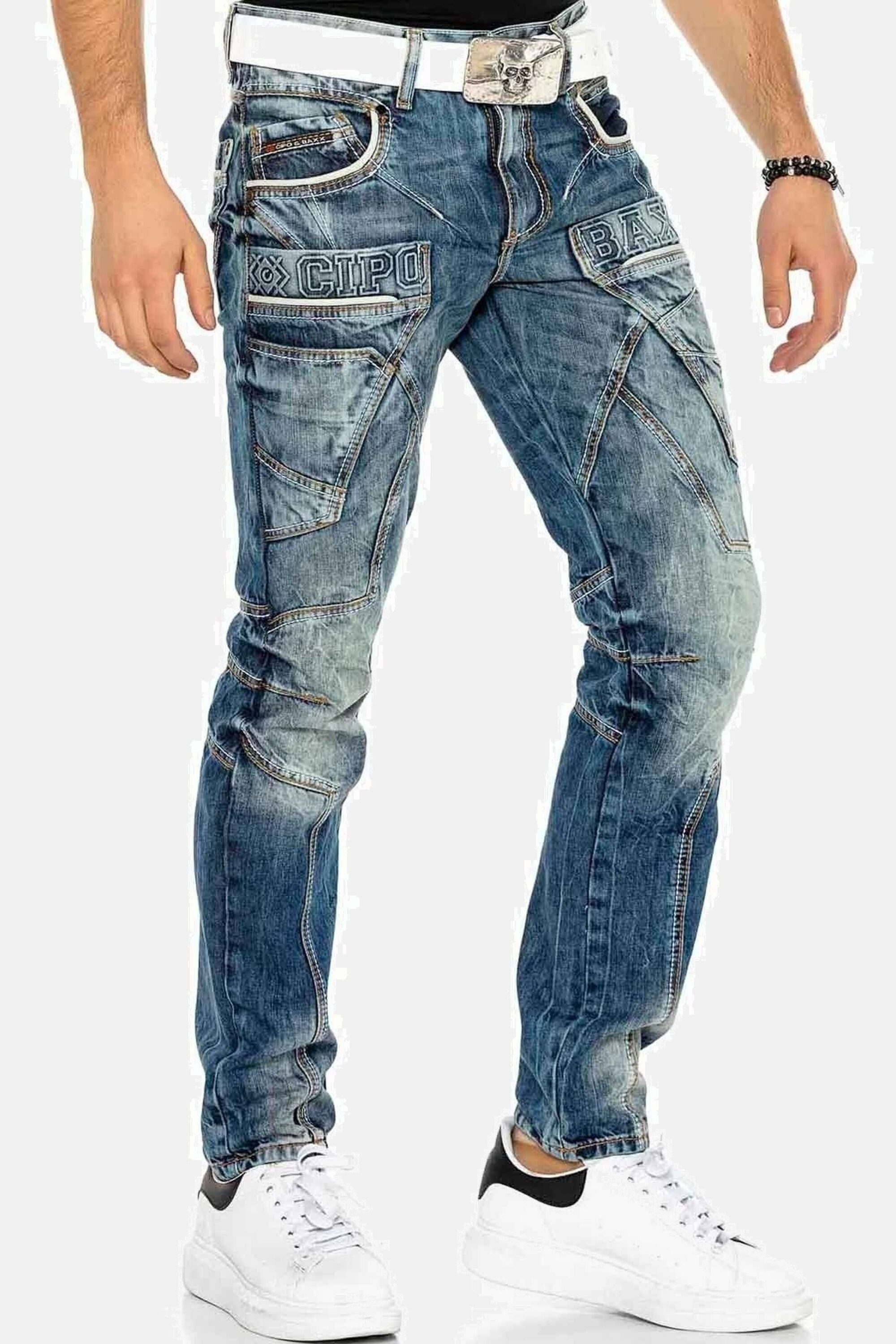 Cipo & Baxx Tapered-fit-Jeans Jeans mit Kontrastnähten und Seitentaschen, CD-391