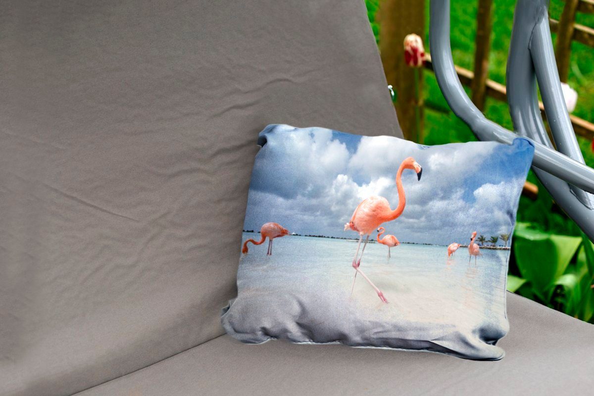 MuchoWow Dekokissen Flamingos auf einer Insel in Aruba, Dekokissenbezug, Polyester, Kissenhülle Outdoor-Dekorationskissen