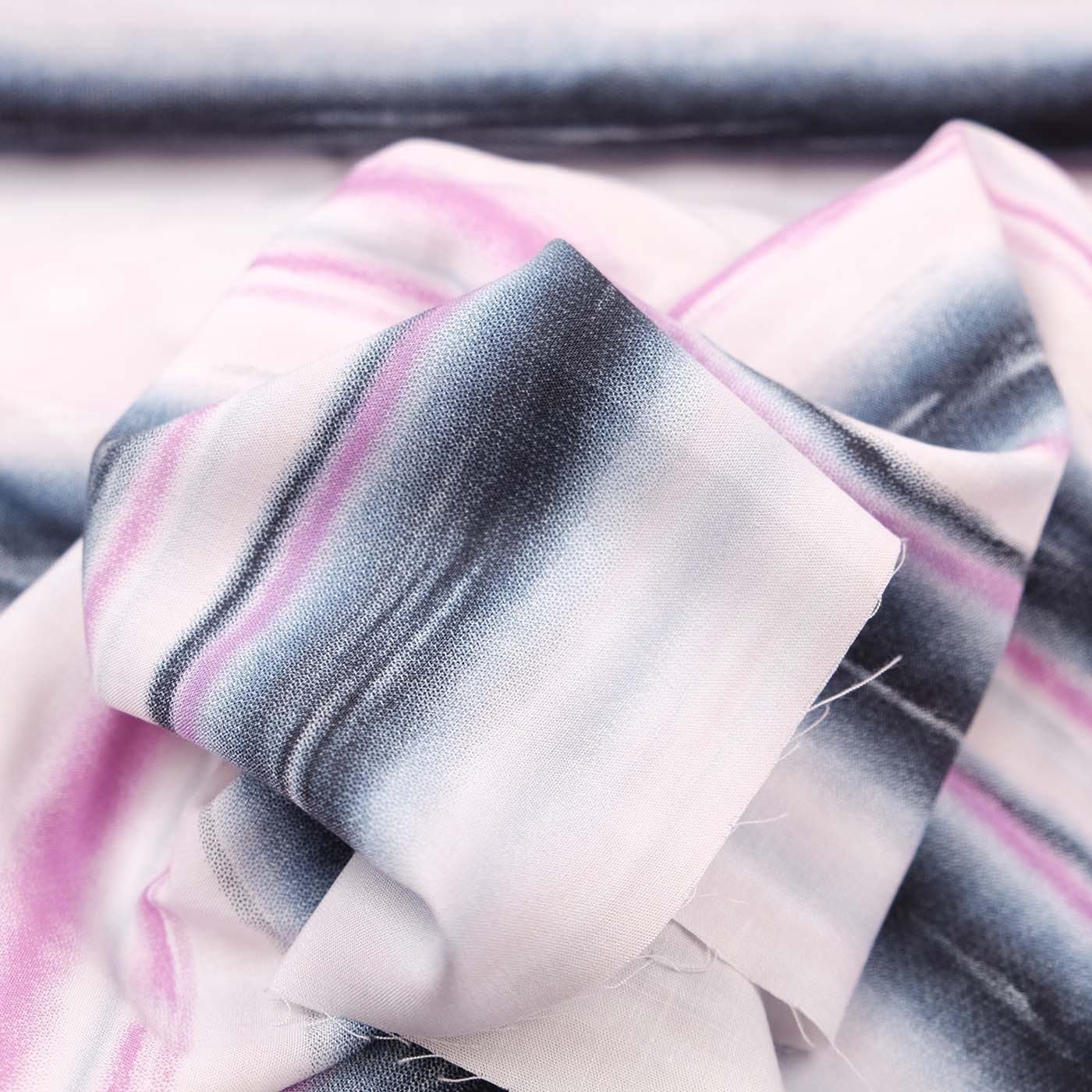 Stoff Viskose Stoff Viskose Meterware Batikstripes lila, 13,90 EUR/m