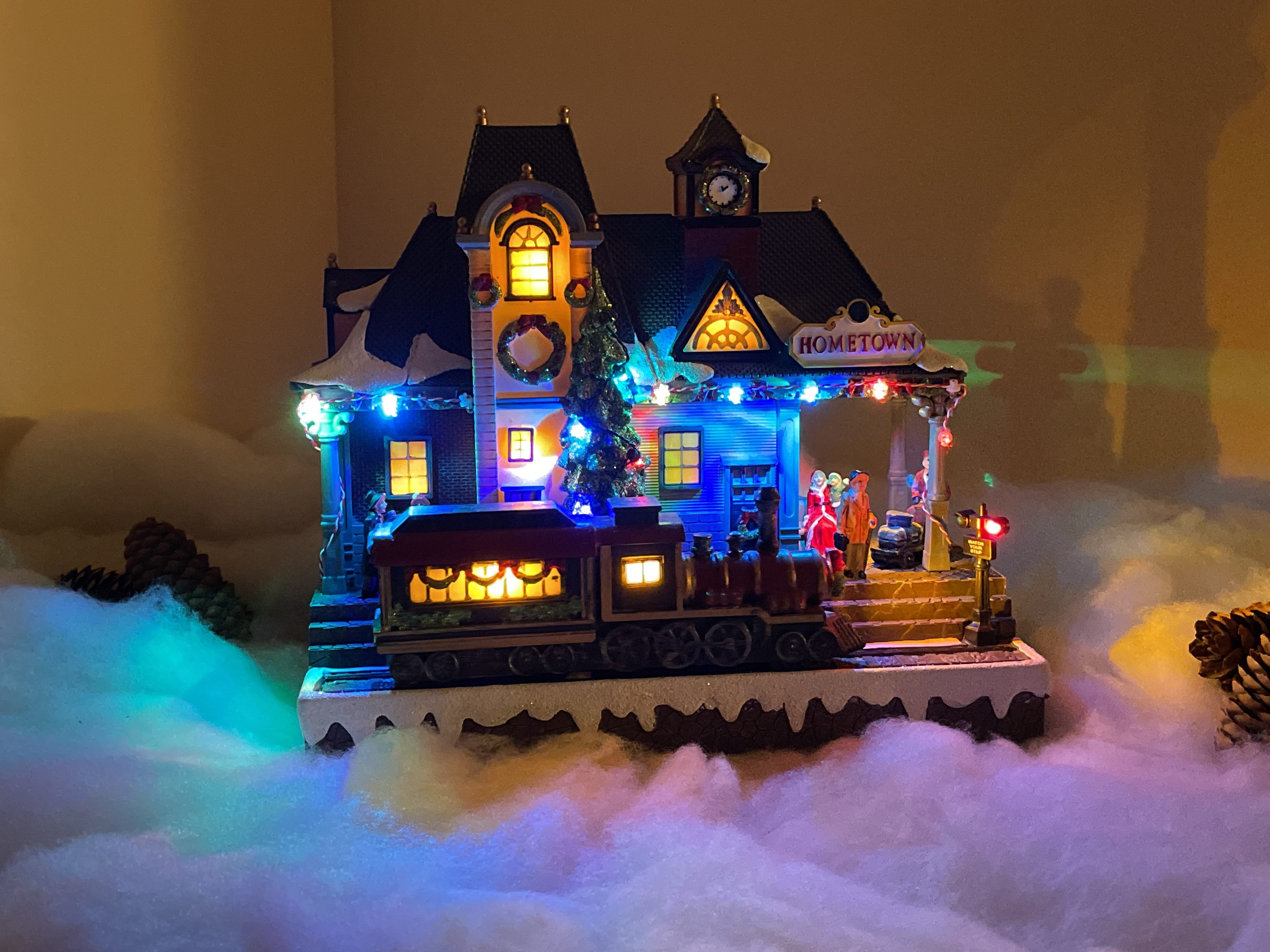 e4fun Dekofigur Weihnachtsdorf/-szene: Zug mit LED, günstig online kaufen