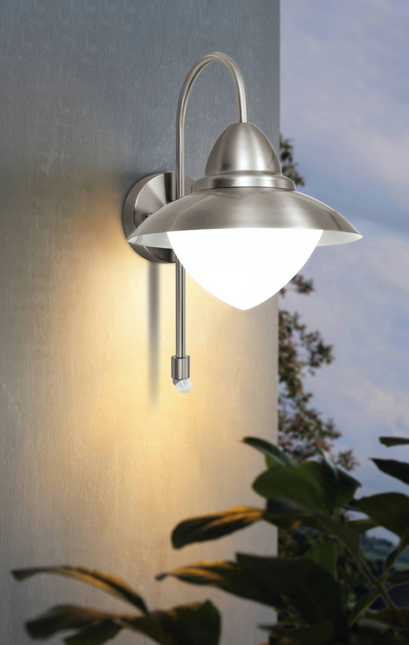 EGLO Wandleuchte Sidney Wandlampe, Außenlampe, Außenleuchte, E27, IP44, Garten Lampe, Bewegungsmelder, ohne Leuchtmittel, Wand-/Deckenleuchte - H37,5 x Ø27 x AL32,5cm - edelstahl - 1X60W exkl.