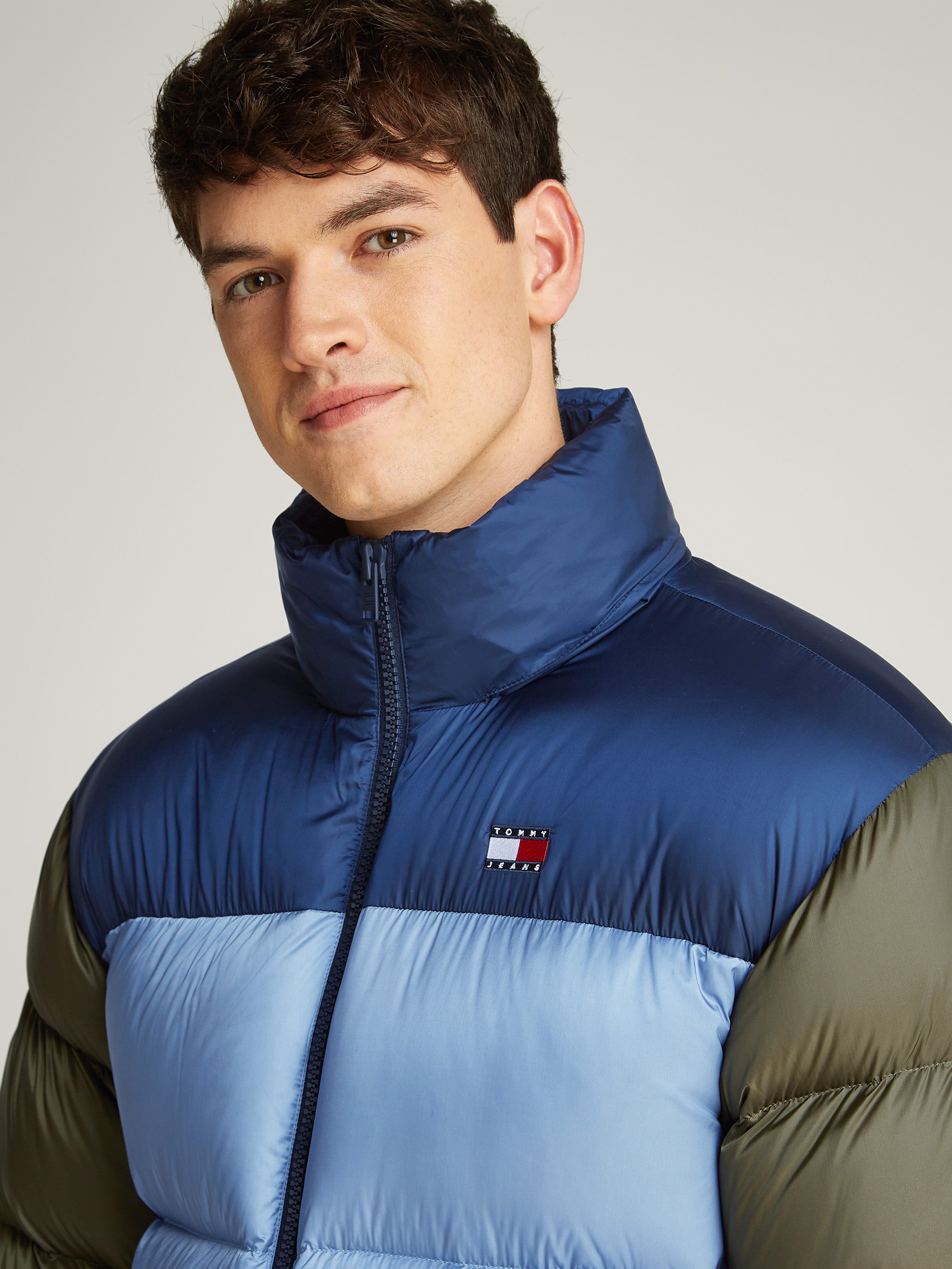 Tommy Jeans Steppjacke TJM ALASKA PCKBLE HD PUFFER EXT mit Logostickerei