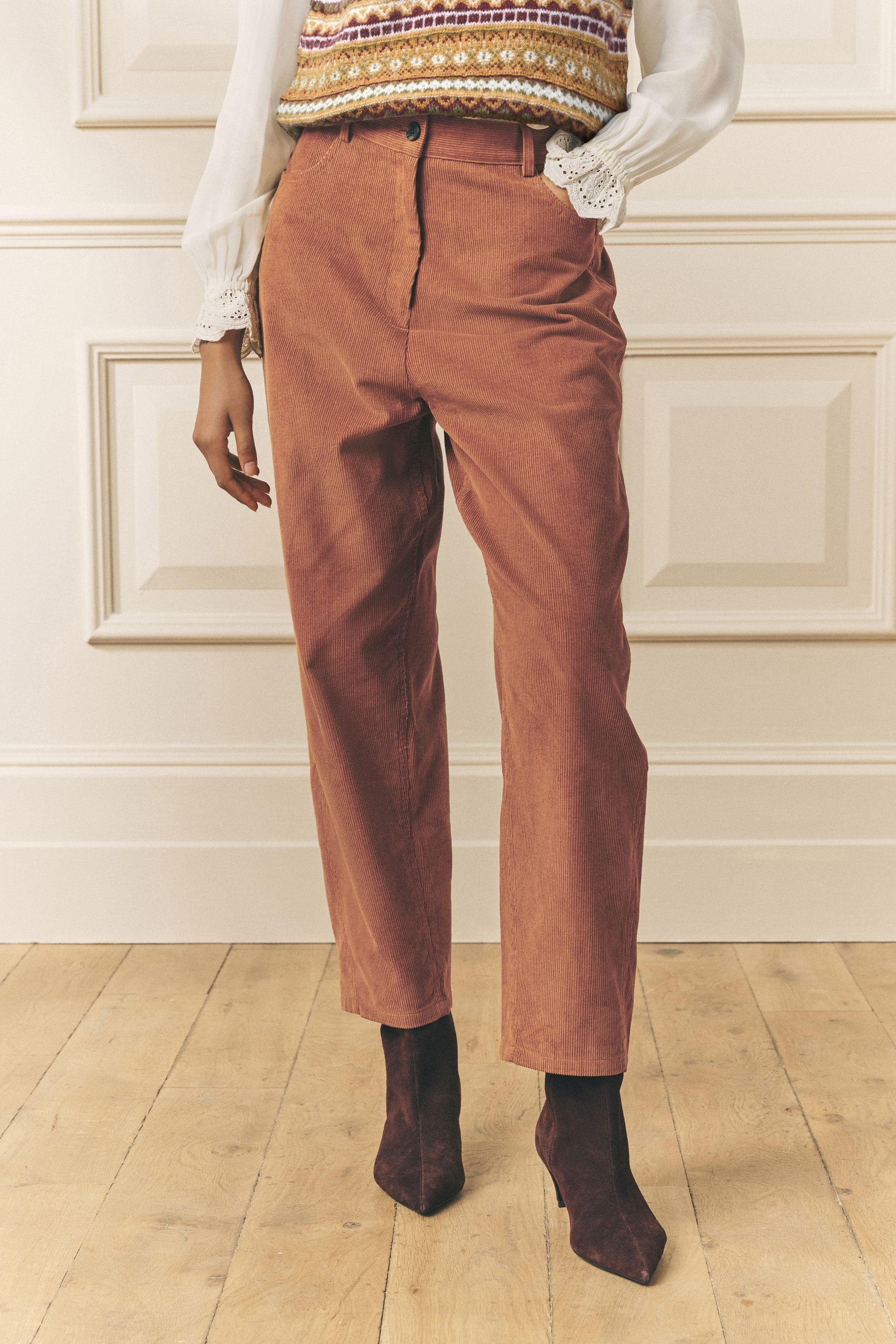 LAURA ASHLEY Cordhose Laura Ashley lässige Cordhose mit Barrel-Bein (1-tlg)