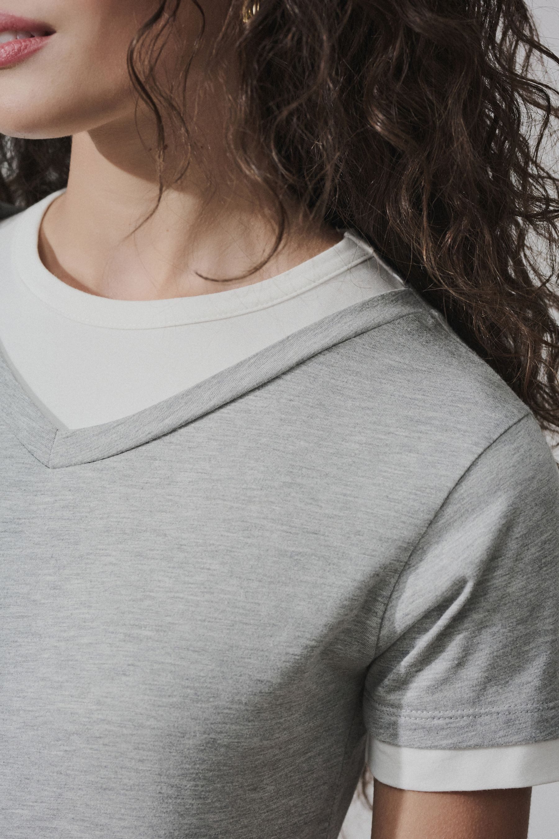 Next T-Shirt Kurzarm-T-Shirt mit Rundausschnitt in Lagenoptik (1-tlg)