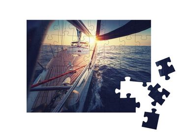 puzzleYOU Puzzle Sonnenuntergang auf dem Deck eines Segelbootes, 48 Puzzleteile, puzzleYOU-Kollektionen Sport
