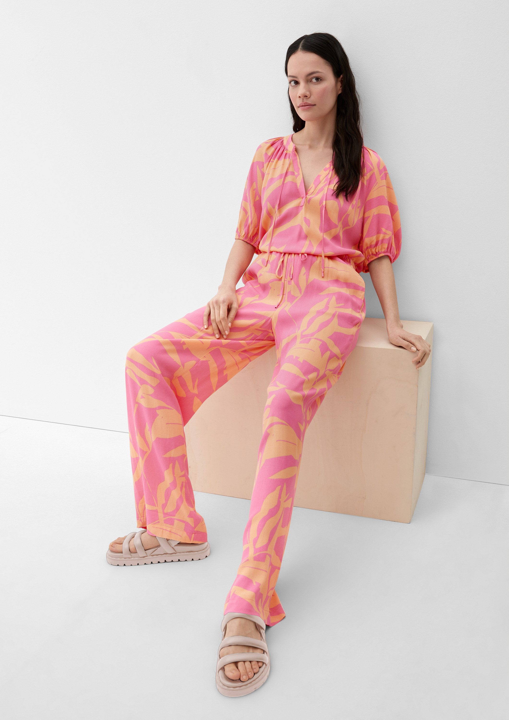 s.Oliver Chinos Hose Loose: Hose mit Crêpe-Struktur