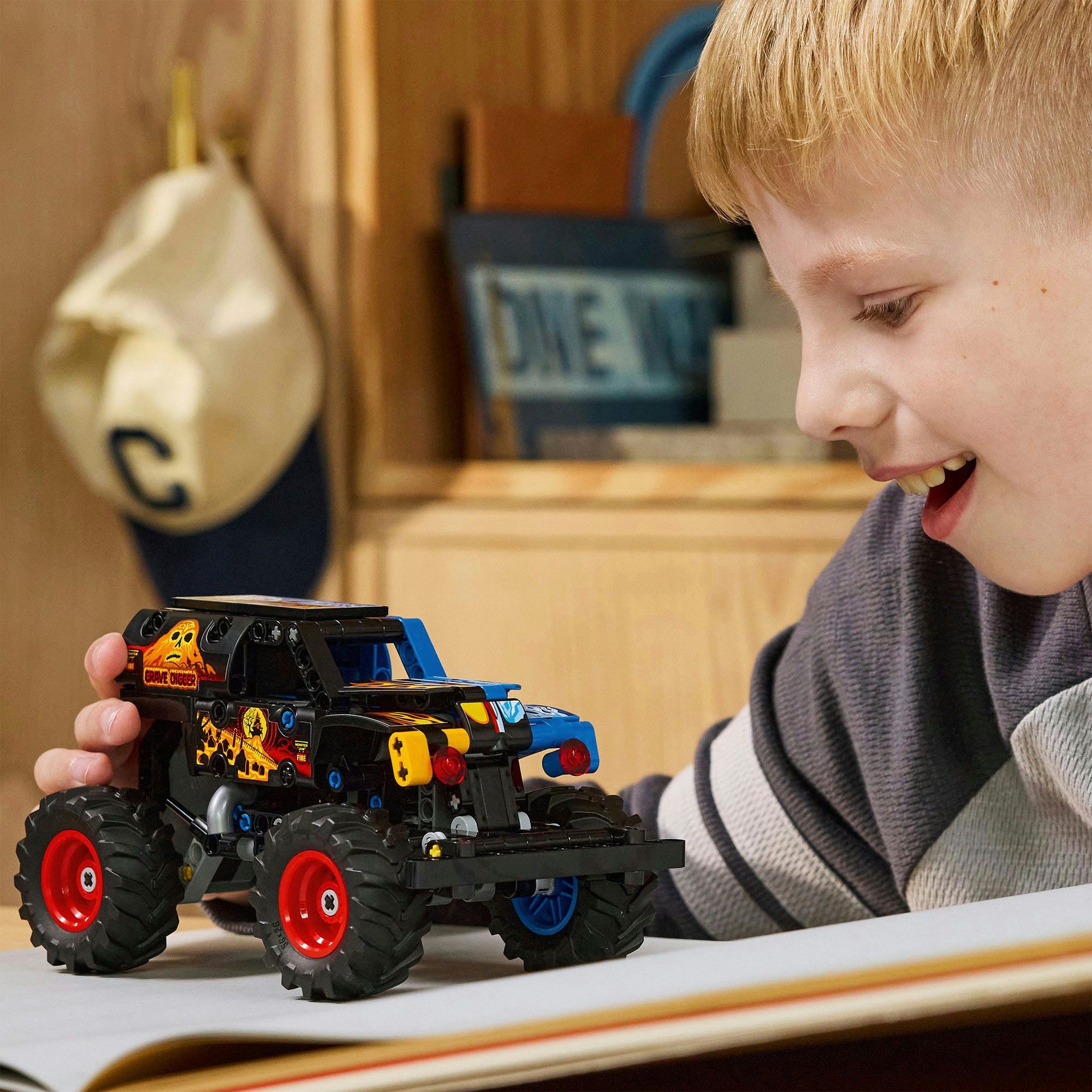 LEGO® Monster Jam Grave Digger Feuer und Eis (42219), LEGO Technic Konstruktionsspielsteine, (263 St)