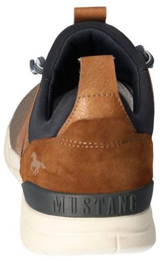 Mustang Shoes Slip-On Sneaker mit Mustang Markenlabel, Freizeitschuh, Halbschuh, Schlupfschuh