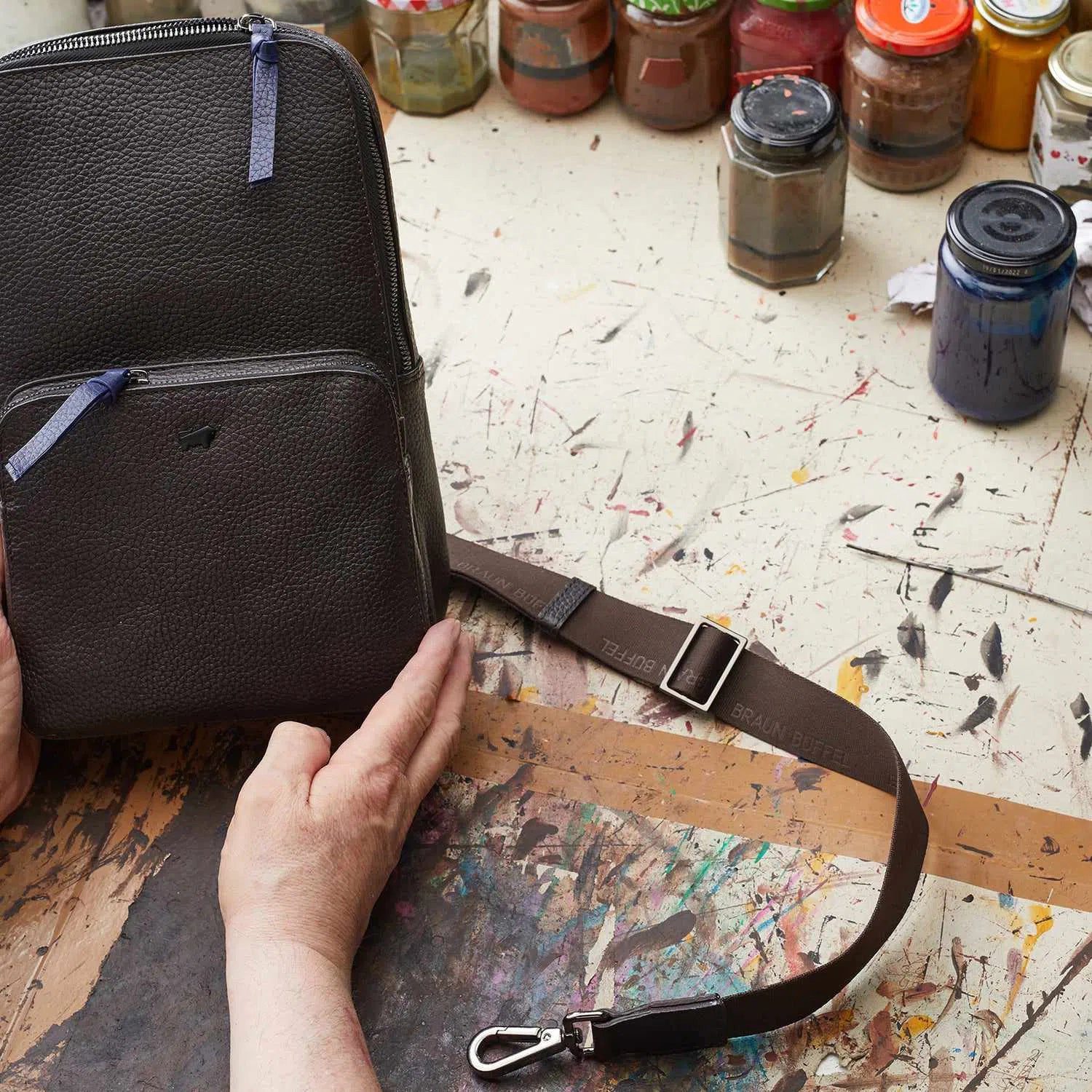 Braun Büffel Umhängetasche NOVARA Sling Bag braun