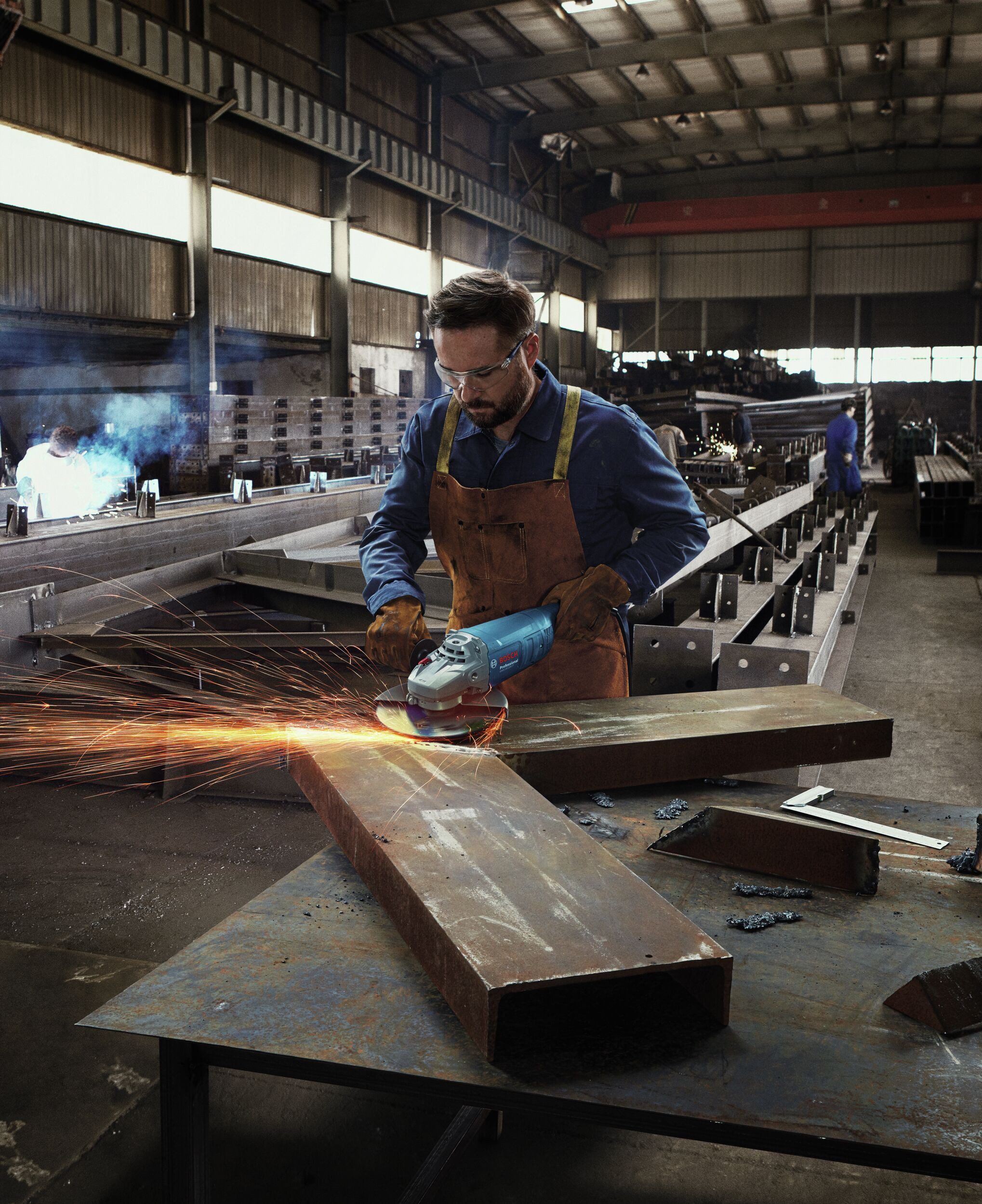 BOSCH Winkelschleifer GWS 20-230 P, max. 6500 U/min, Mit Diamanttrennscheibe - im Karton